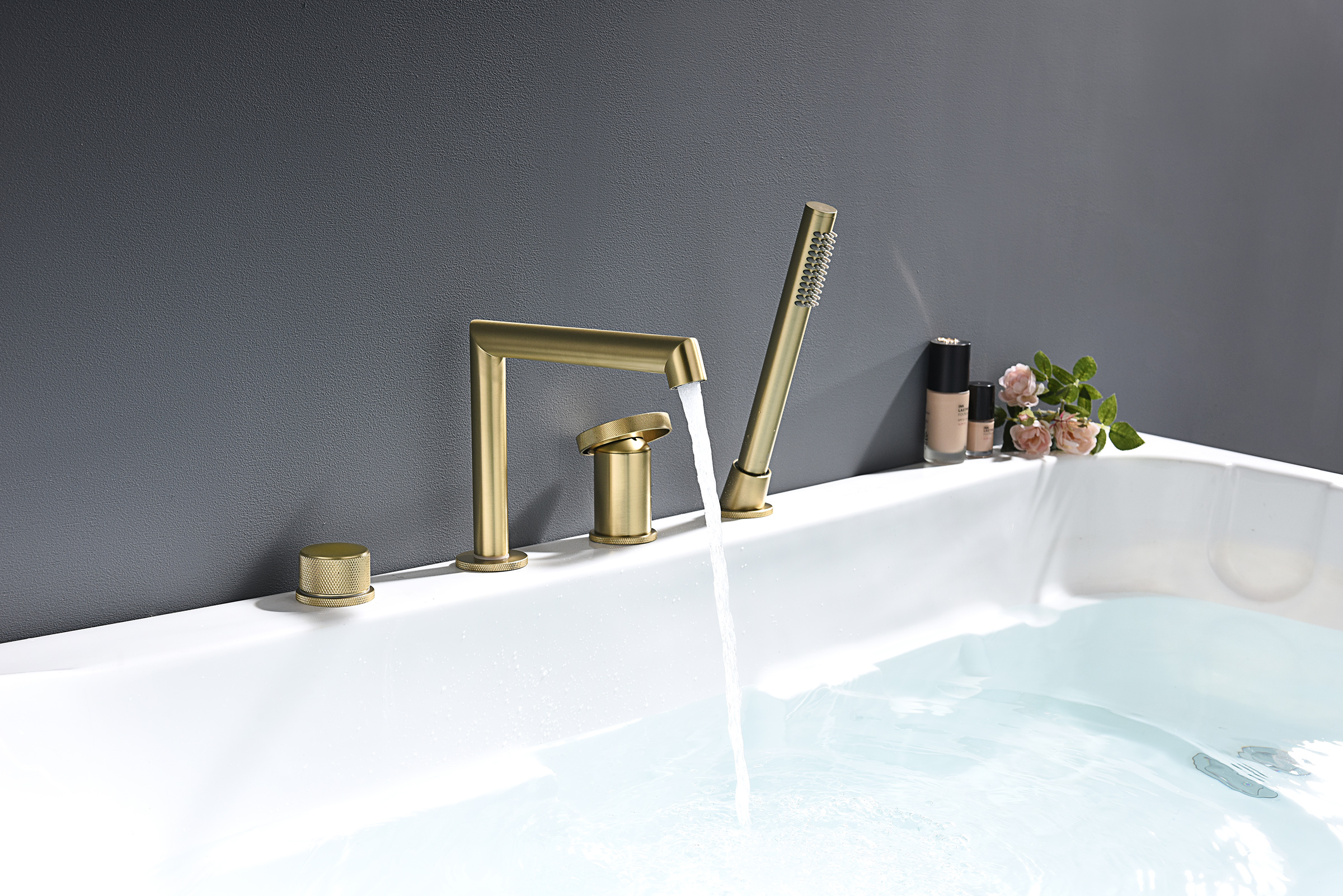 19133-S Смеситель на борт ванны (4-отв,Мат. Золото)  GANZER (6/1шт)