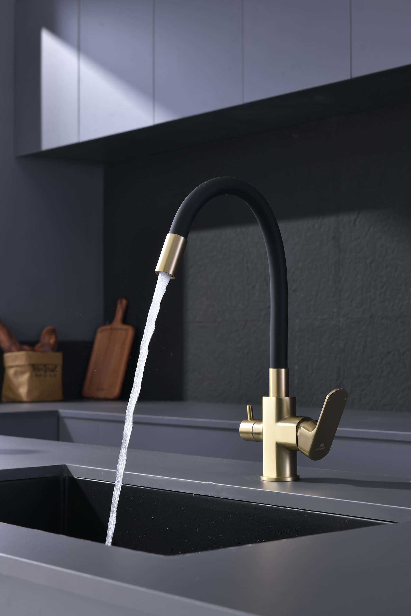 06127-S Смеситель для кухни с гиб. изл. и под. фильтра (Мат. Золото) GANZER (10/1шт)