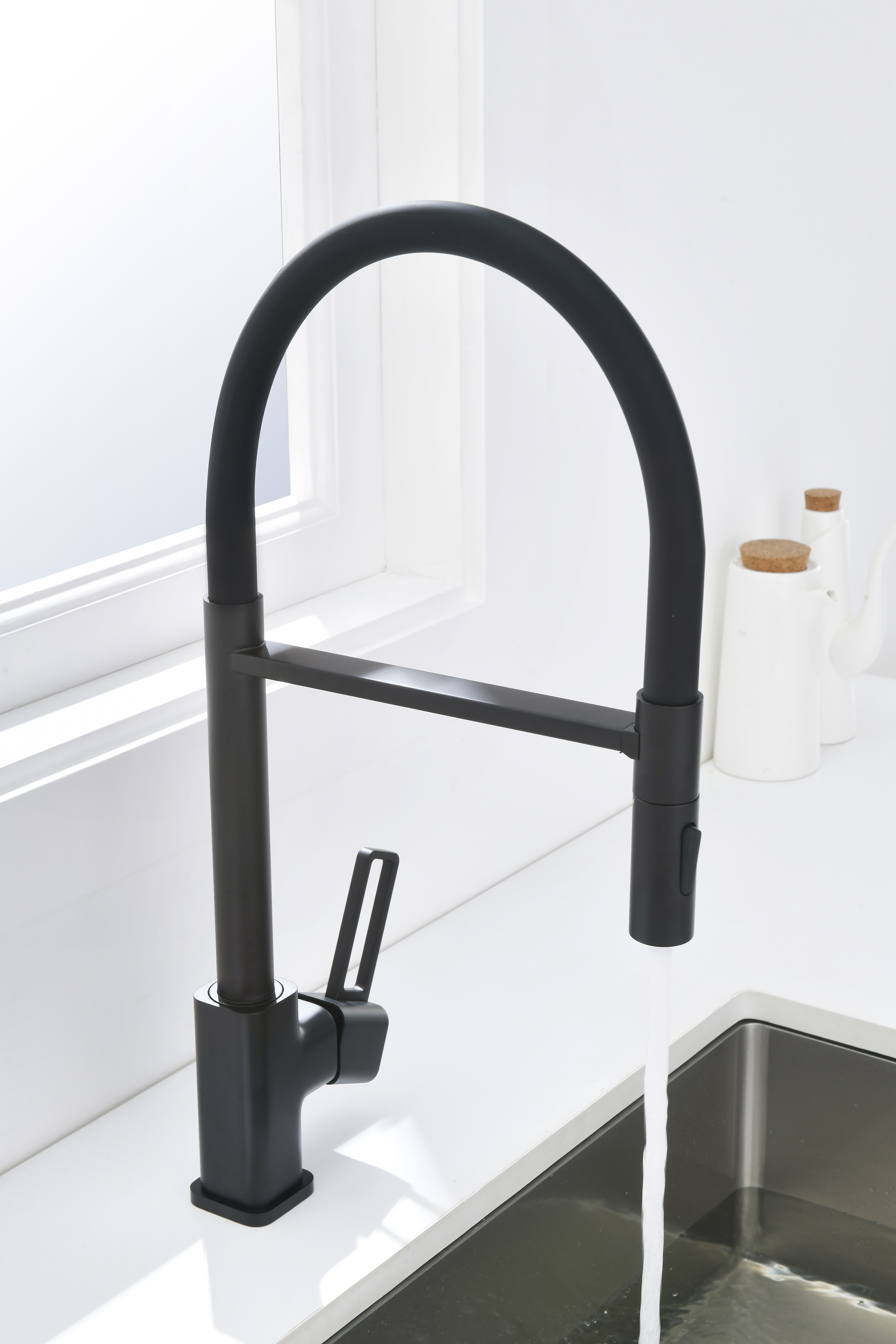 12127-C Смеситель для кухни с гиб. МАГНИТ. изливом (ЧЕР.+ЧЕР.) GANZER (10/1шт)