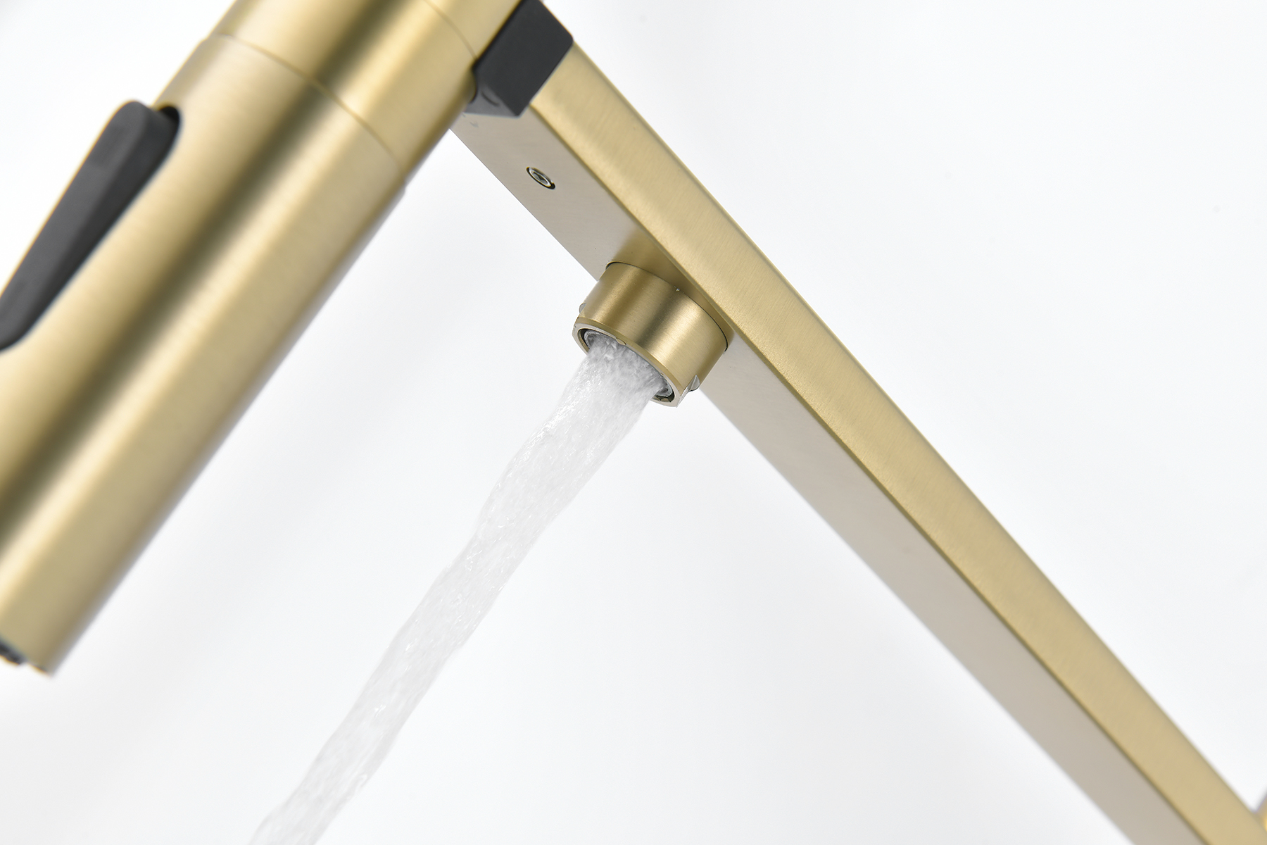 07127-S Смес. для кухни с гиб МАГ. изл. и под. фильт. (Мат. Золото+ЧЕР.) GANZER (10/1шт)