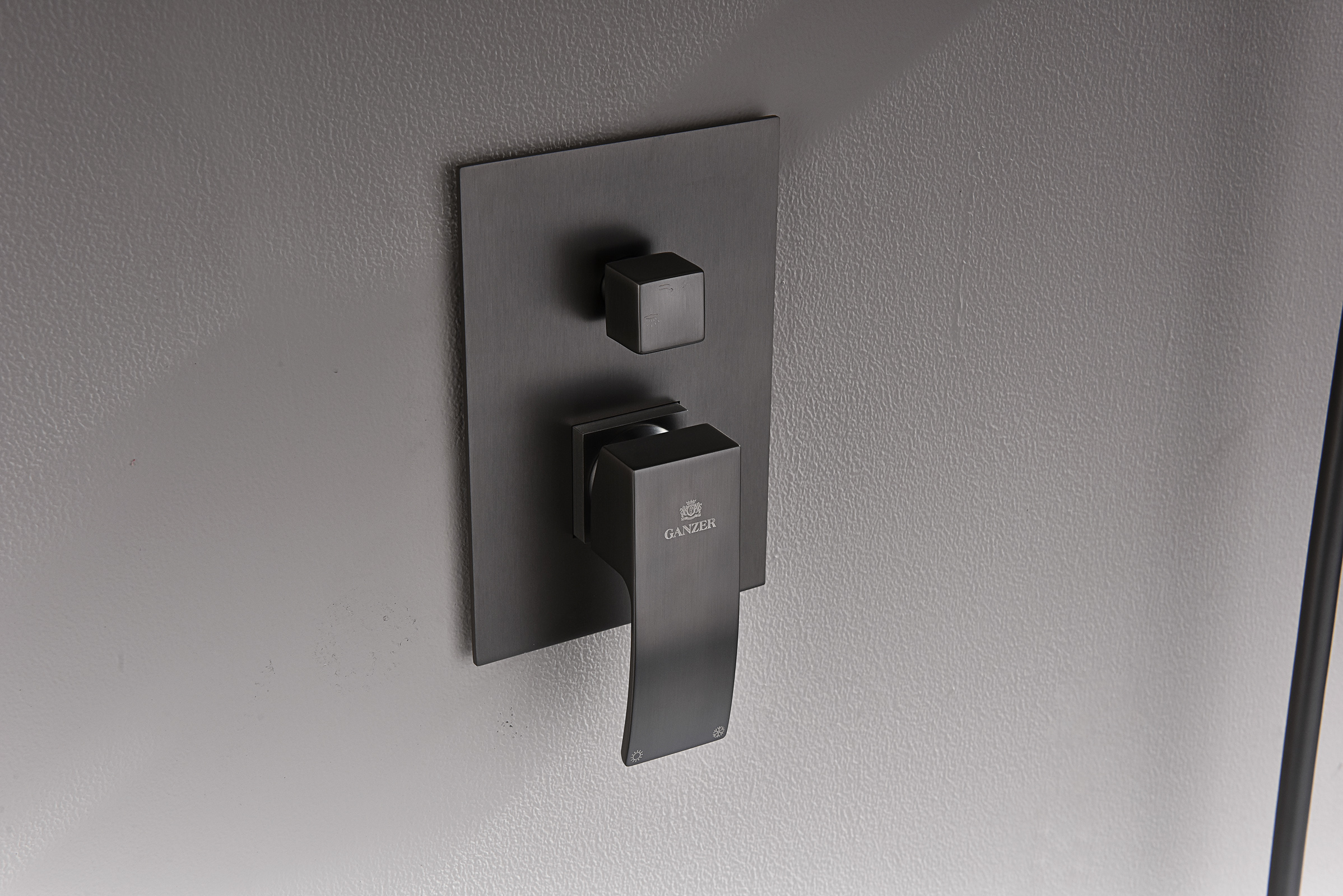 44165-Q Смеситель встраиваемый для душа с 3-функ. (ГРАФИТ) GANZER (6/1шт)