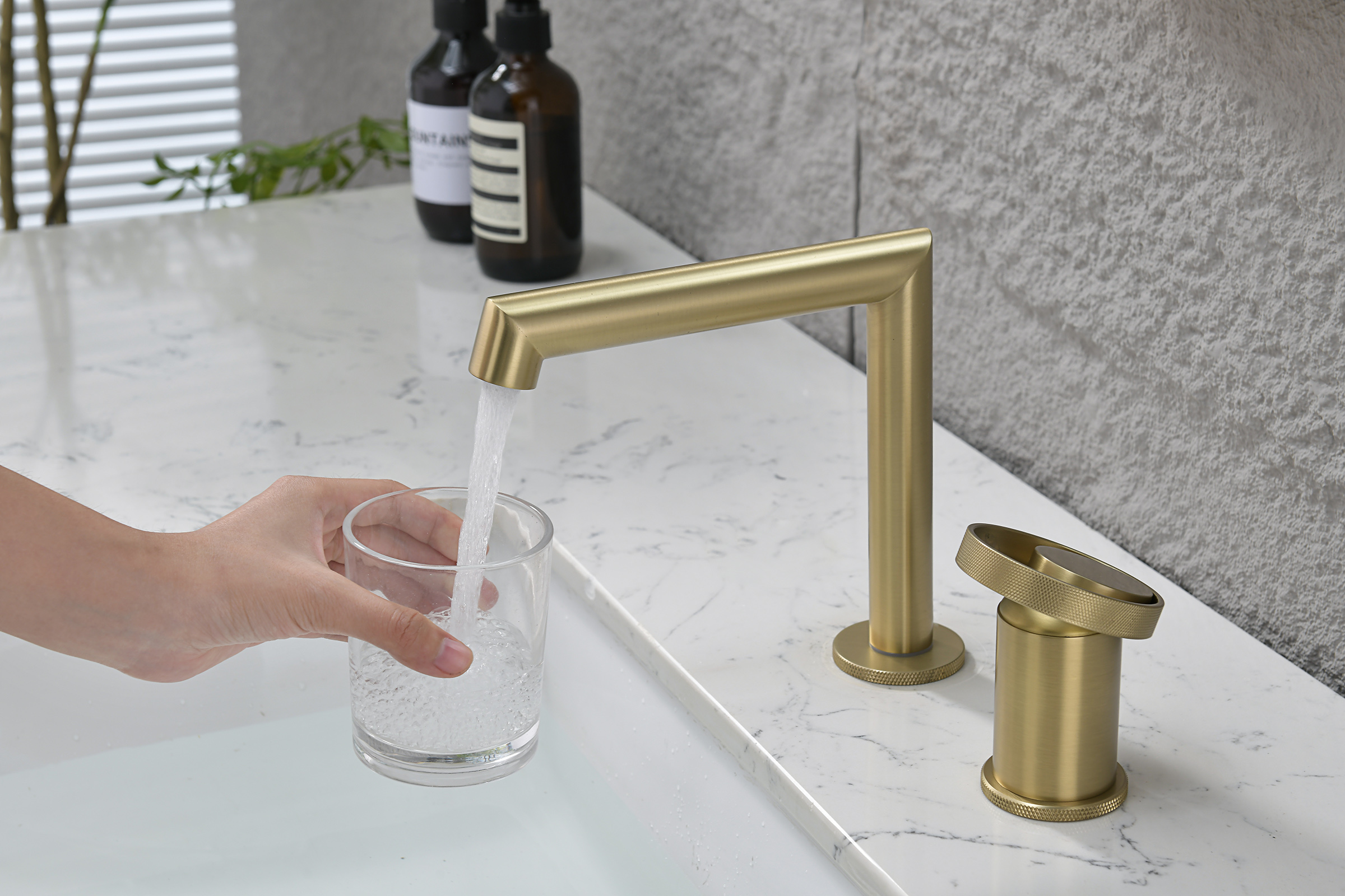 19114-S Смеситель на борт раковины (2-отв,Мат. Золото)  GANZER (10/1шт)