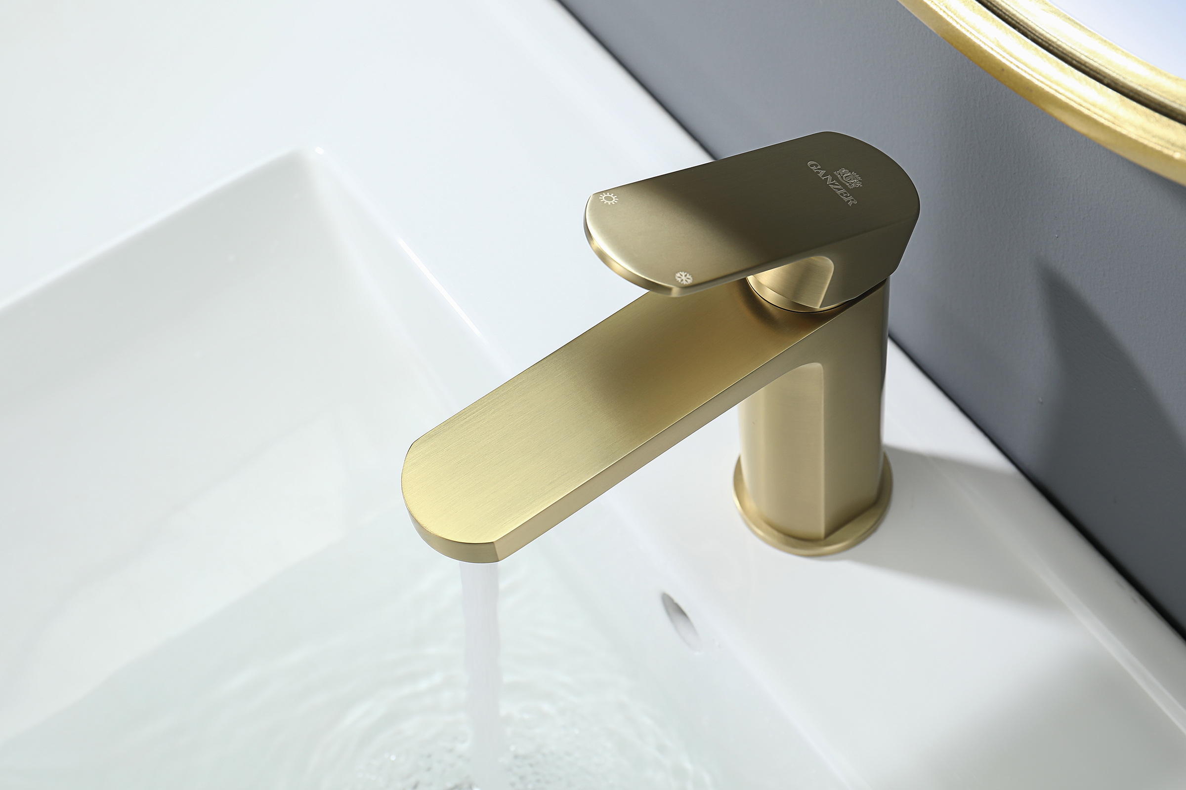 06111-S Смеситель од. для раковины (Мат. Золото) GANZER (10/1шт)