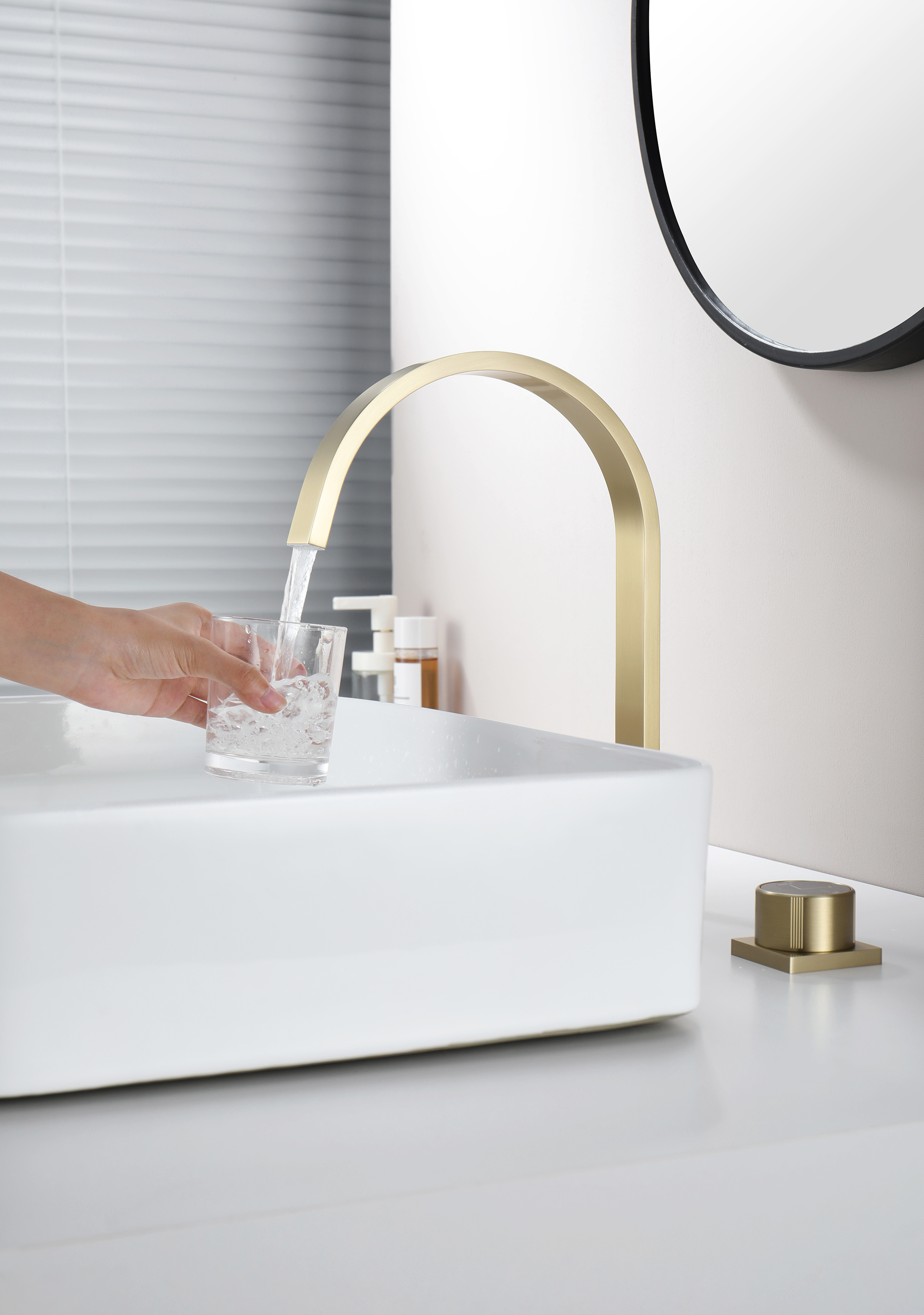 01112-S Смеситель на борт раковины (2-отв,Мат. Золото)  GANZER (10/1шт)