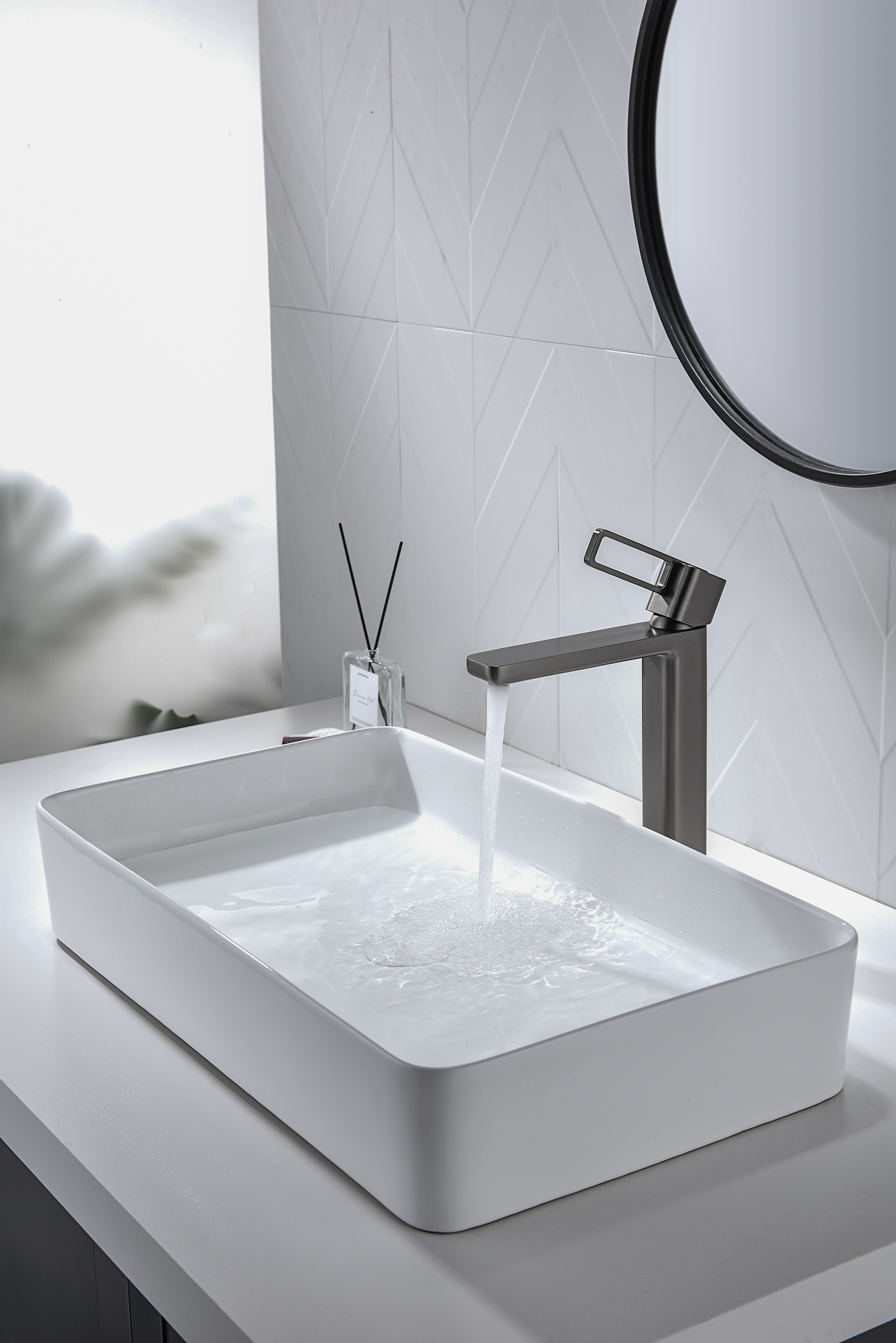 12112-Q Смеситель од. для раковины-чаши (ГРАФИТ) GANZER (10/1шт)