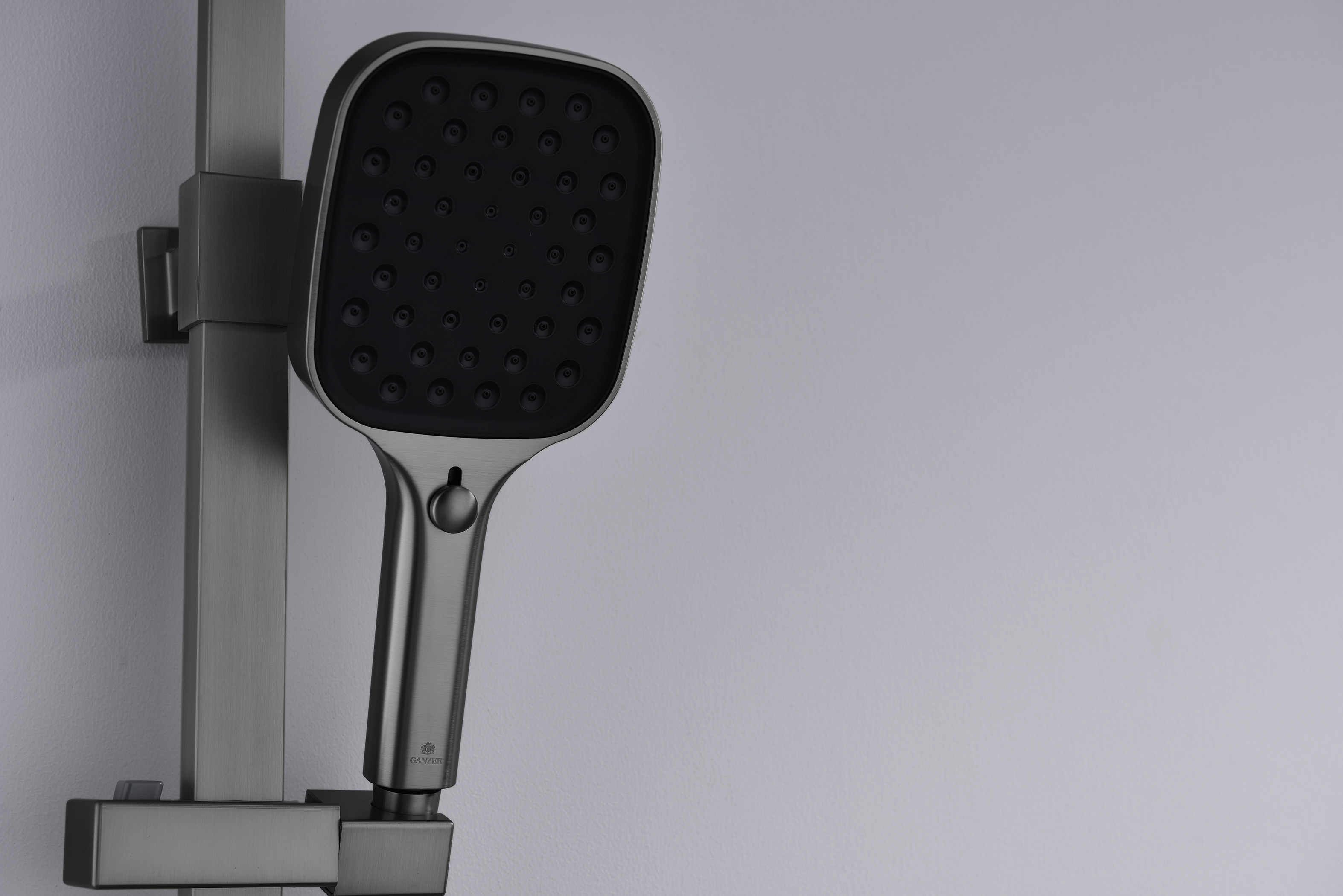 05162-Q Душевая система (ГРАФИТ) GANZER (5/1шт)