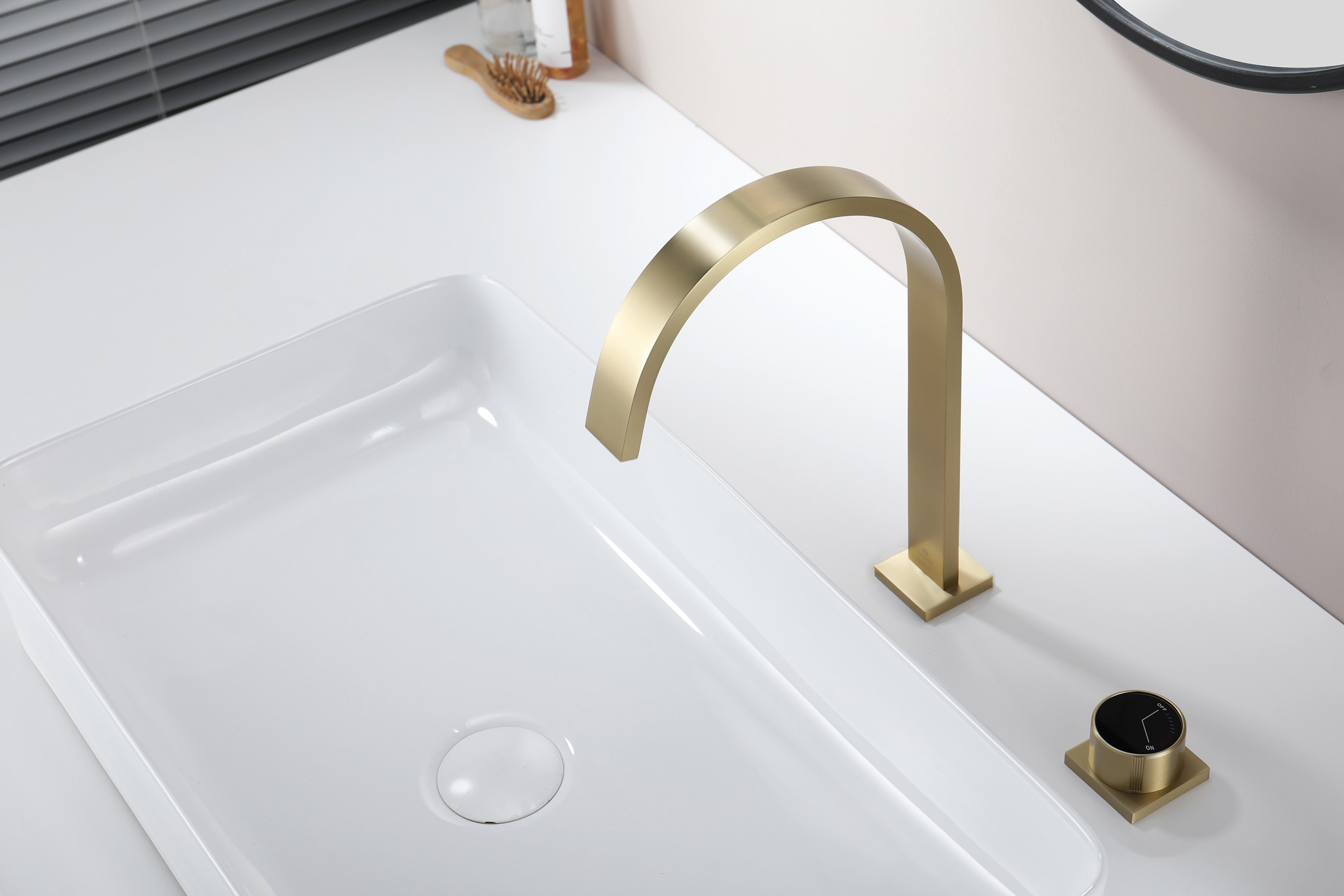 01112-S Смеситель на борт раковины (2-отв,Мат. Золото)  GANZER (10/1шт)