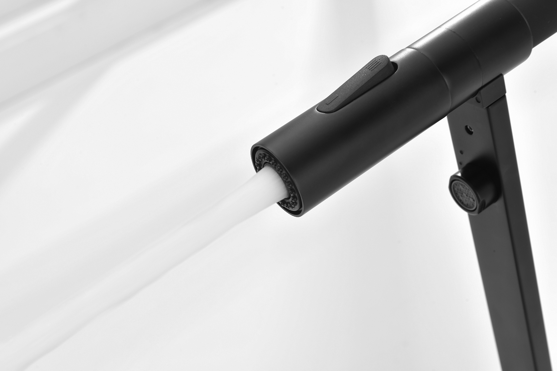 19127-C Смес. для кухни с гиб МАГ. изл. и под. фильт. (ЧЕР.+ЧЕР.) GANZER (10/1шт)