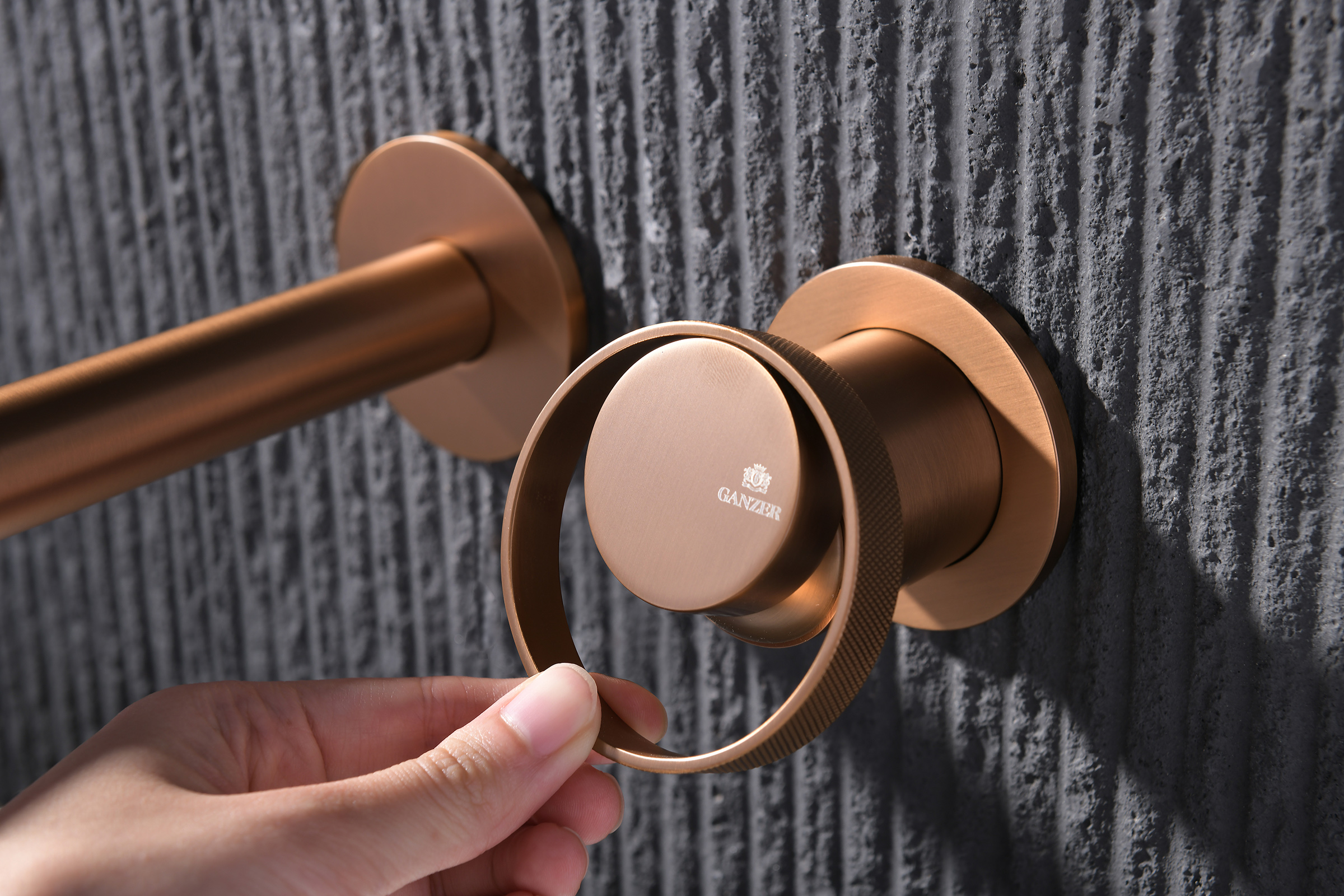 19144-R Встроенный смес для рак. (Роз. Золото) GANZER  (10/1шт)