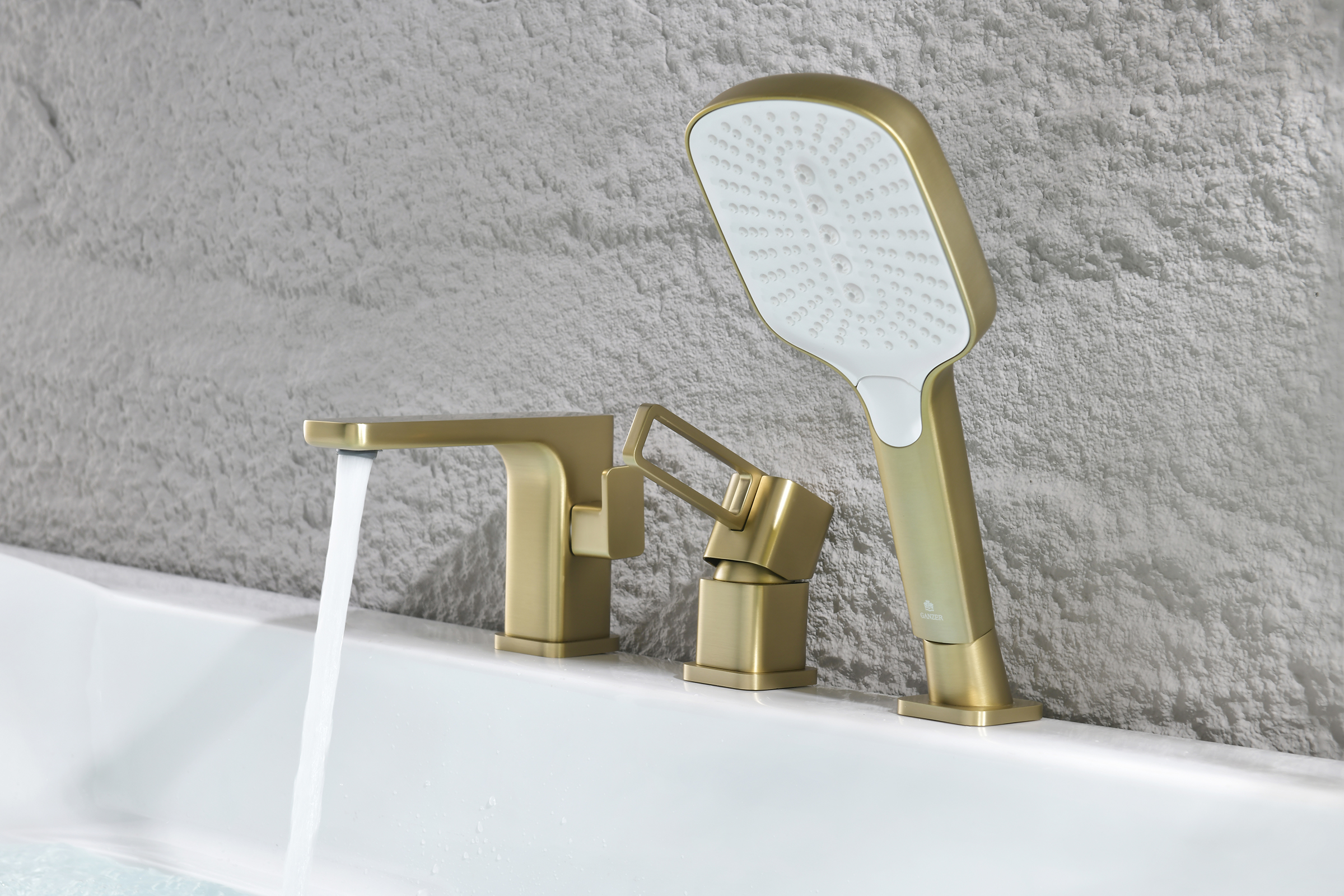 12133-S Смеситель на борт ванны (3-отв,Мат. Золото)  GANZER (10/1шт)