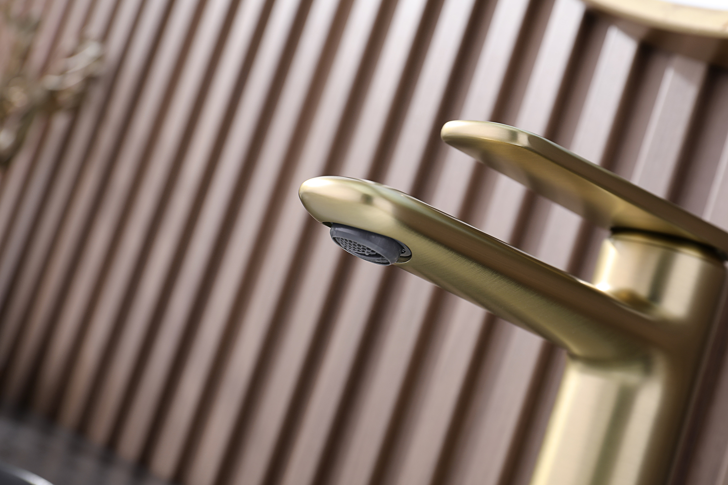 02111-S Смеситель од. для раковины (Мат. Золото) GANZER (10/1шт)