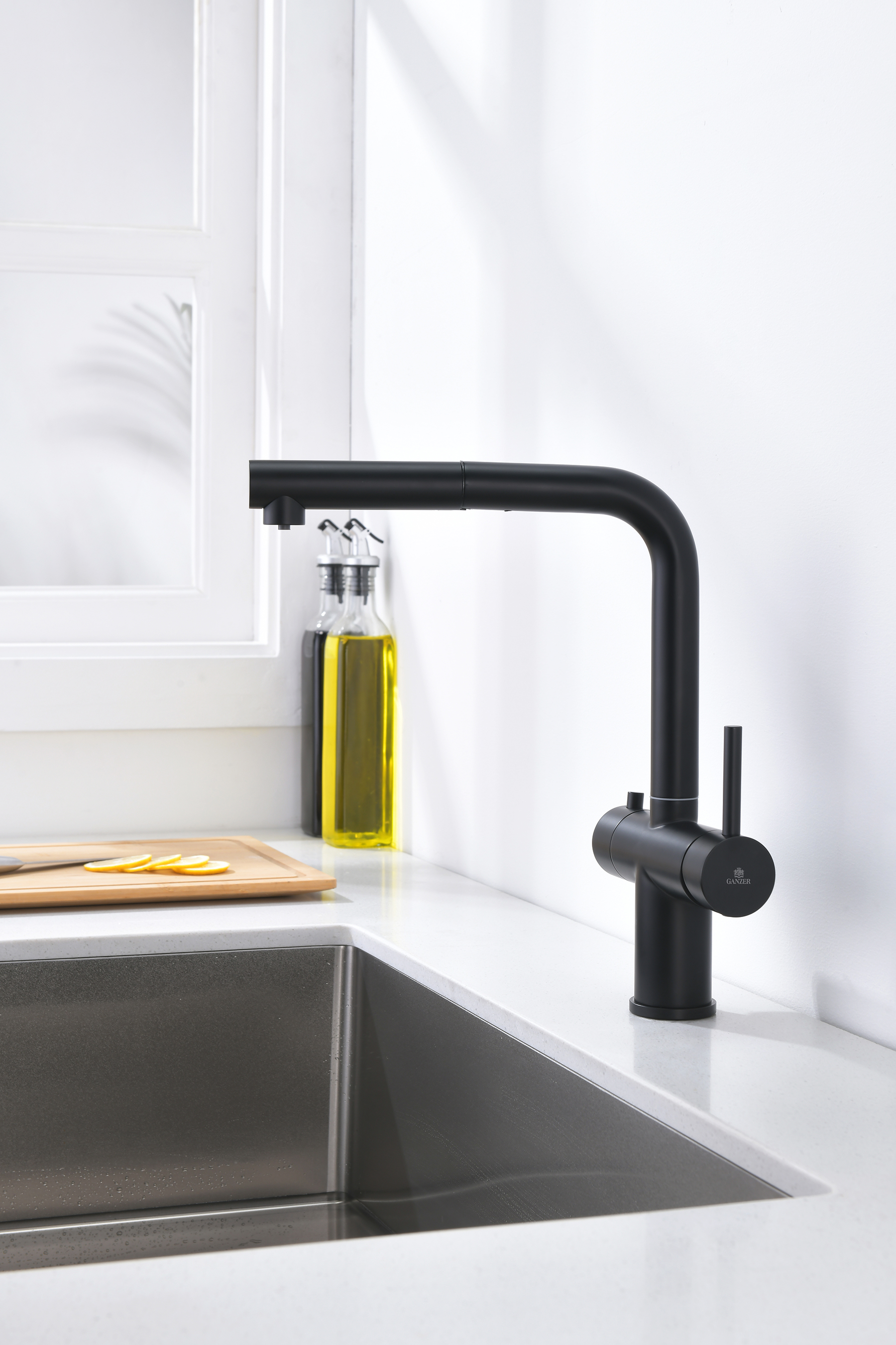 16036-C Смес. од. для кухни с ВЫД. лейкой и подк. ФИЛЬТ. (ЧЕРНЫЙ)  GANZER (10/1шт)