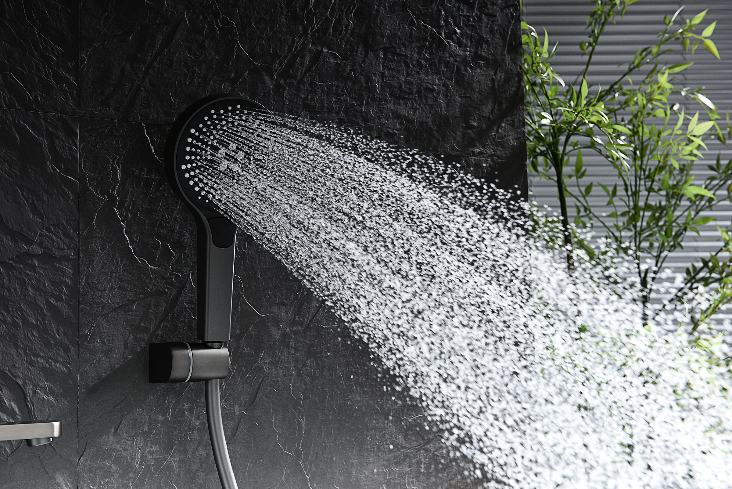 06132-Q Смеситель од. для ванны кор. (ГРАФИТ)  GANZER  (8/1шт)