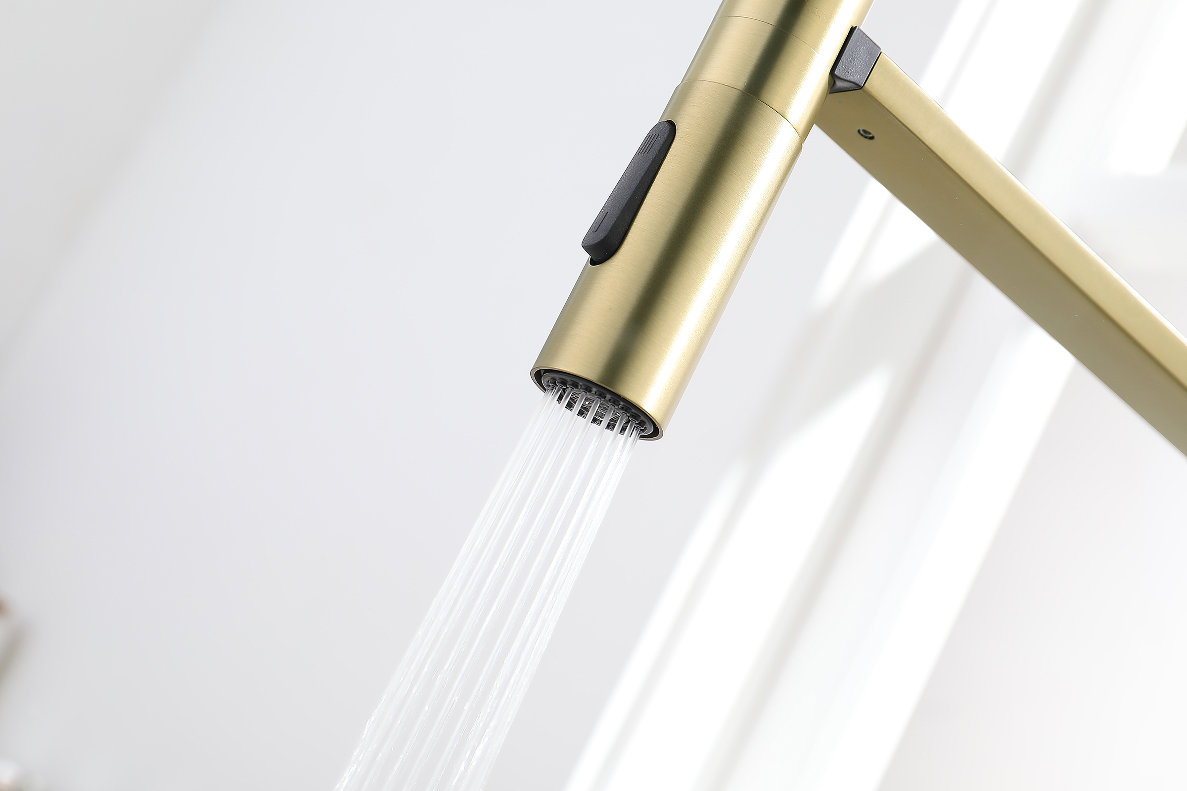 07126-S Смеситель для кухни с гиб. МАГНИТ. изливом (Мат. Золото+ЧЕР.) GANZER (10/1шт)