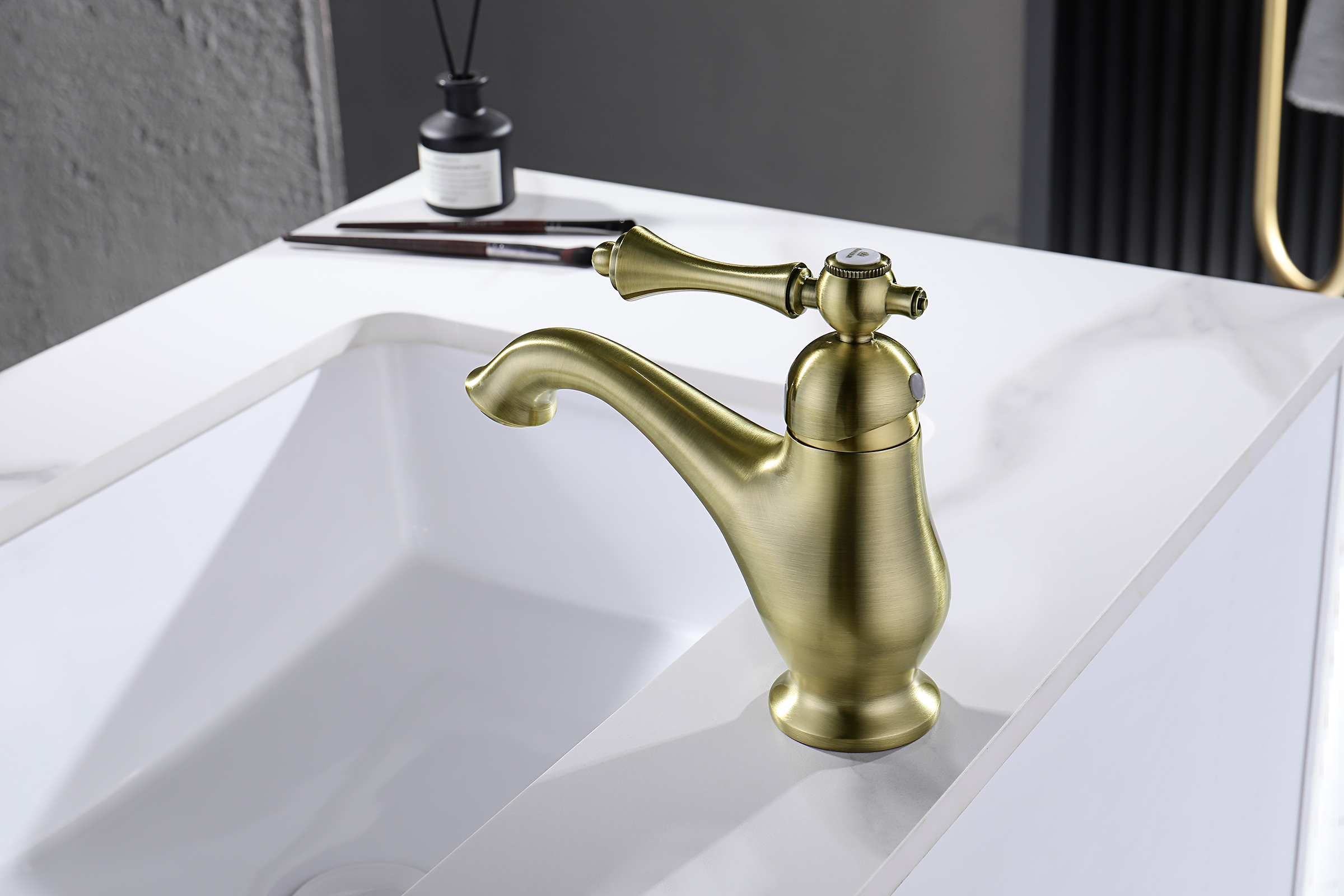 77111-D Смеситель для умыв. (БРОНЗА)  GANZER  (10/1шт)