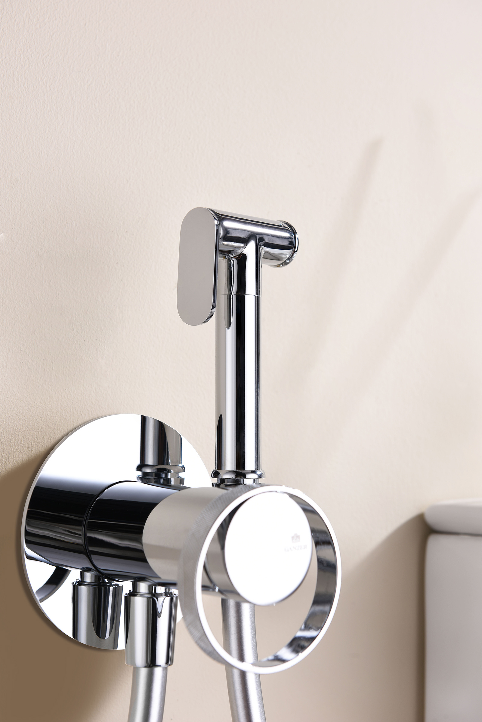 19157 Смеситель встраиваемый с ГИГ. душем (ХРОМ) GANZER (10/1шт)