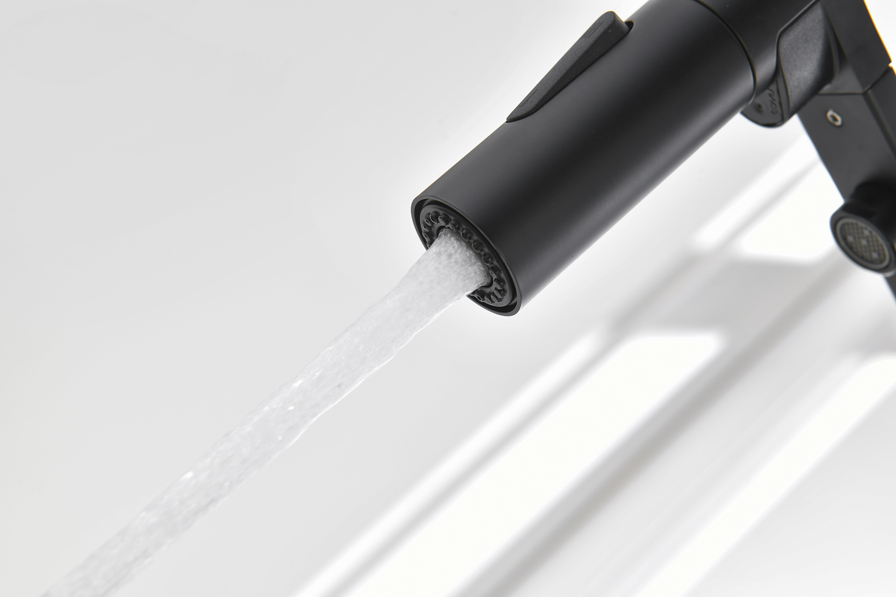 05126-C Смес. для кухни с гиб МАГ. изл. и под. фильт. (ЧЕРНЫЙ) GANZER (10/1шт)