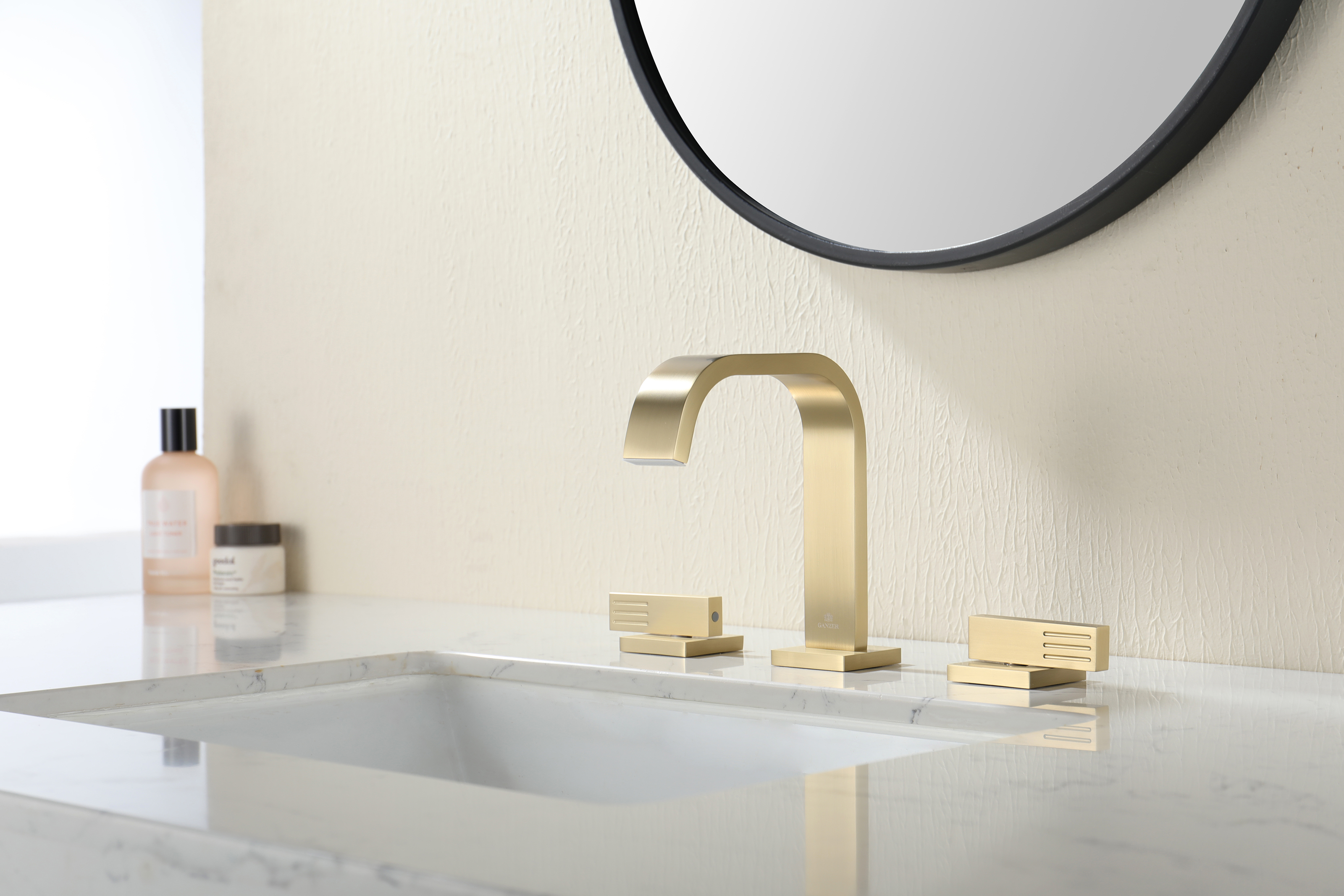 01115-S Смеситель на борт раковины (3-отв,Мат. Золото)  GANZER (10/1шт)