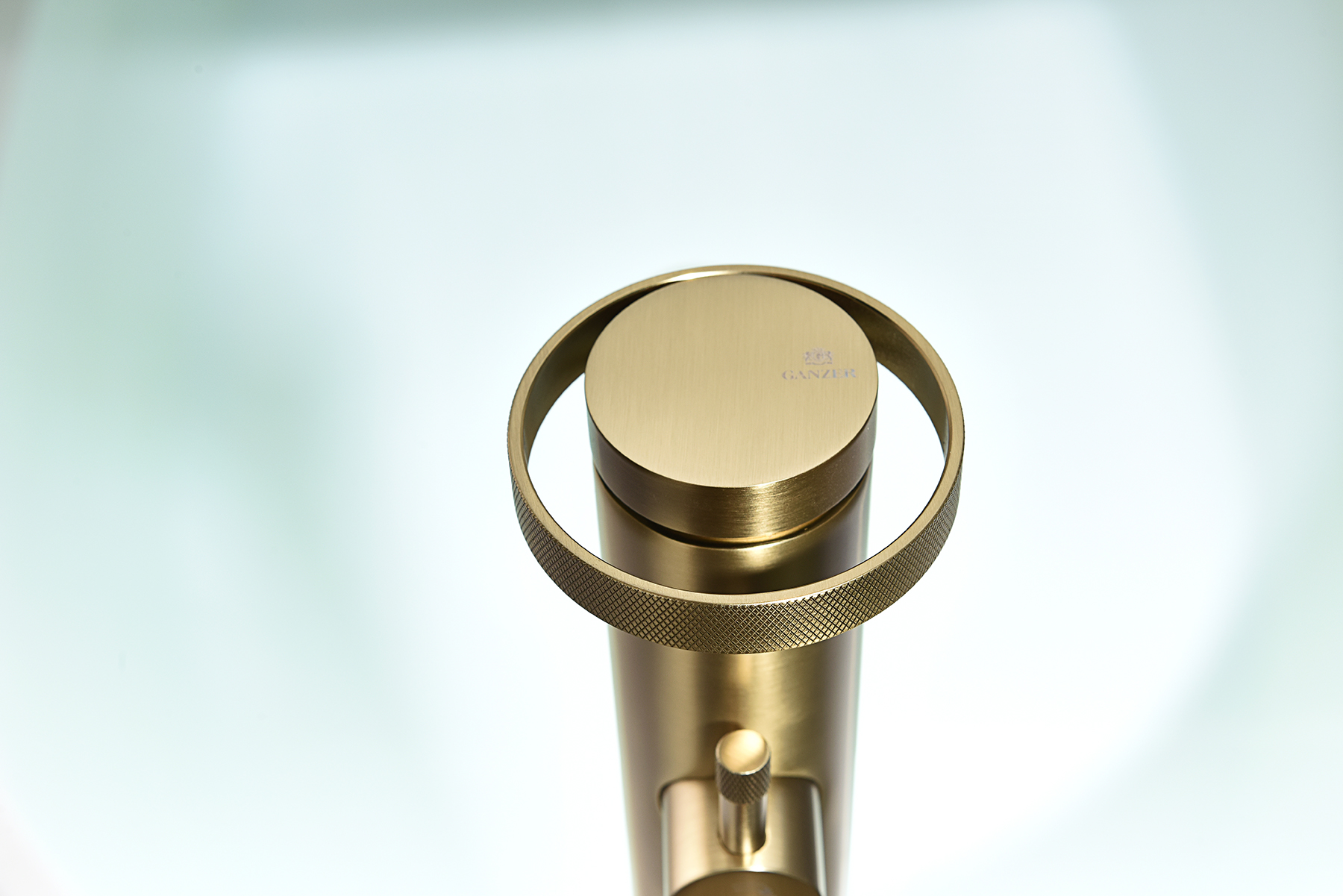 19181-S Смеситель напольный для ванны (Мат. Золото) GANZER  (5/1шт)