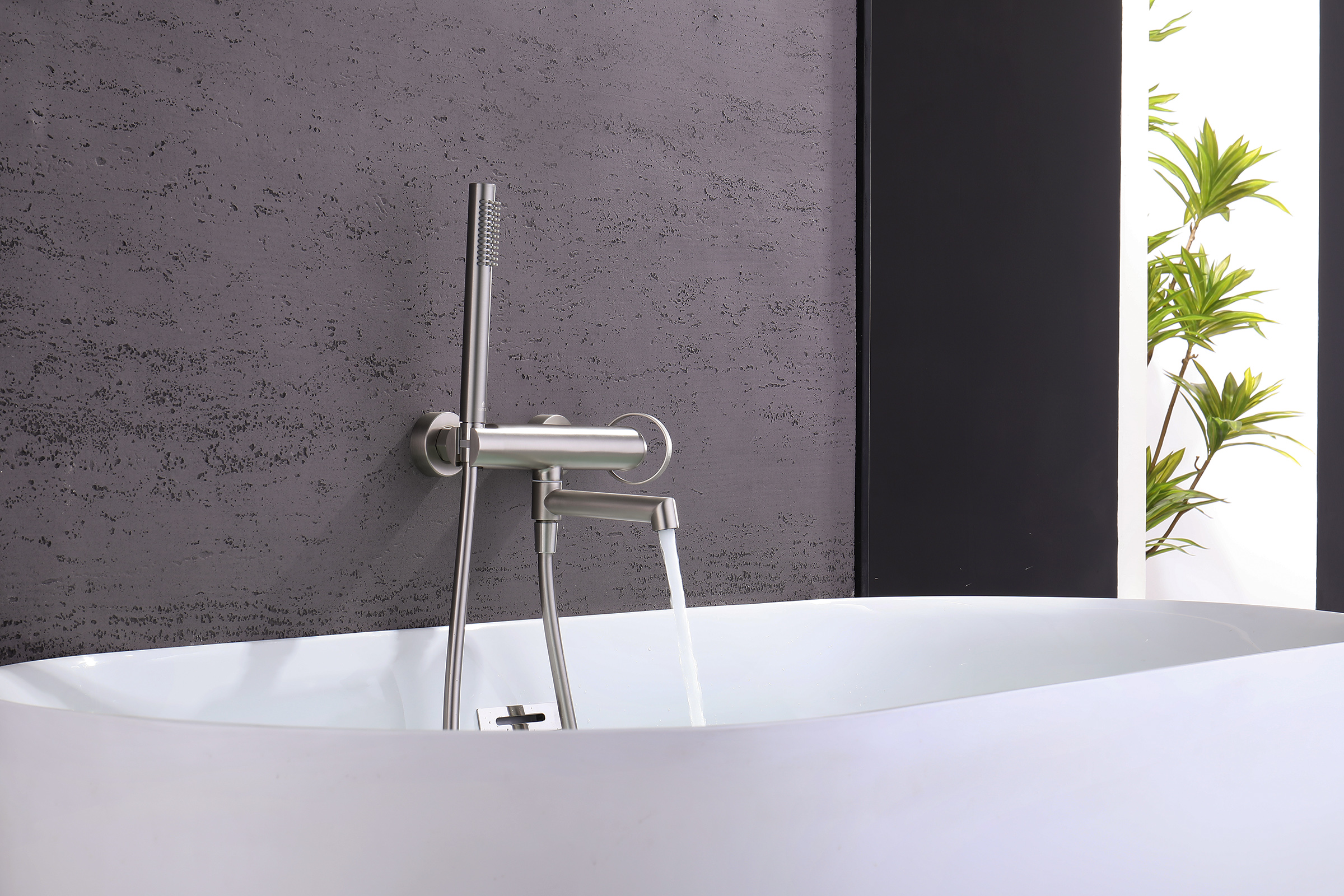 19132-G Смеситель од. для ванны кор. (САТИН)  GANZER  (8/1шт)