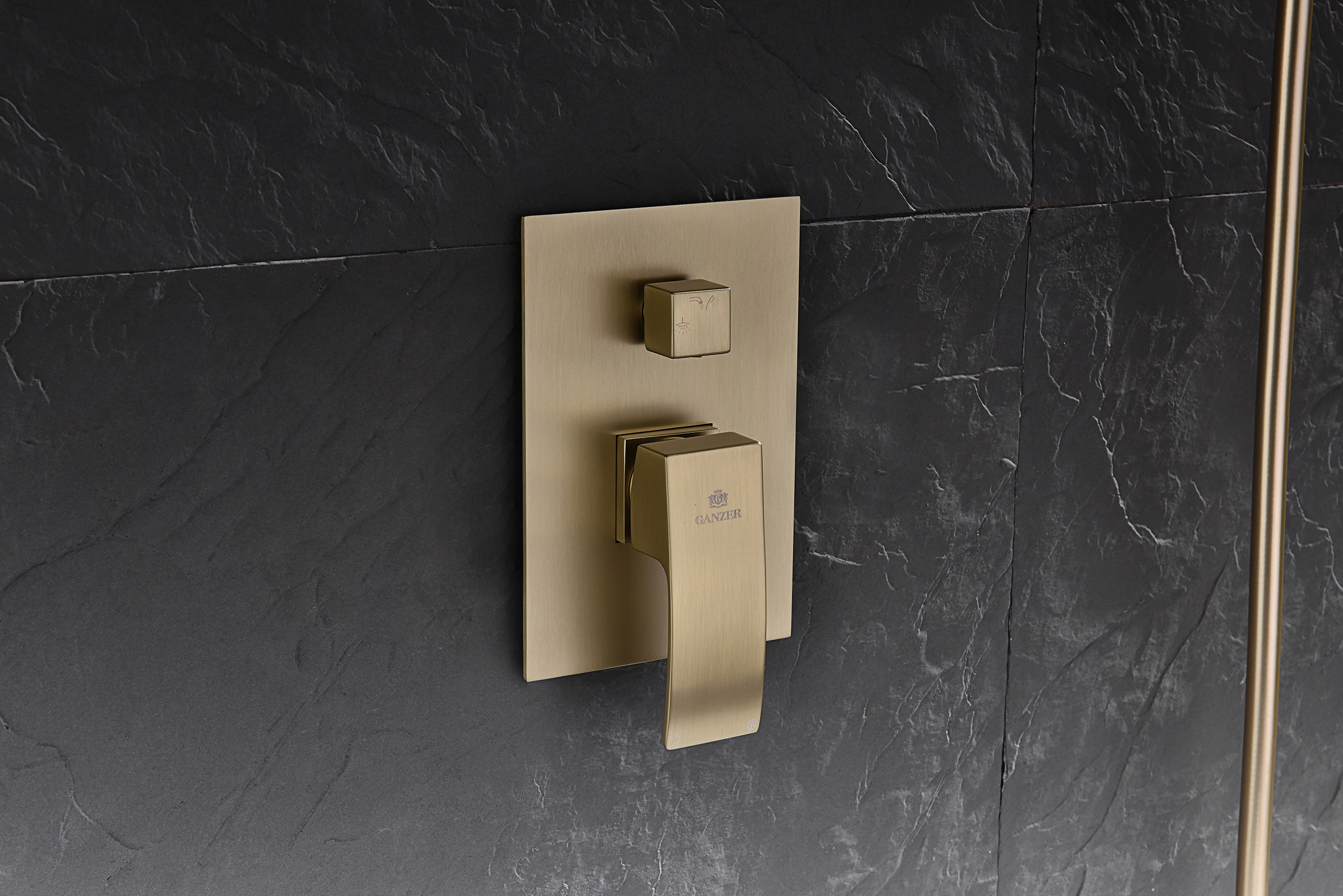 44165-S Смеситель встраиваемый для душа с 3-функ. (Мат. Золото) GANZER (6/1шт)