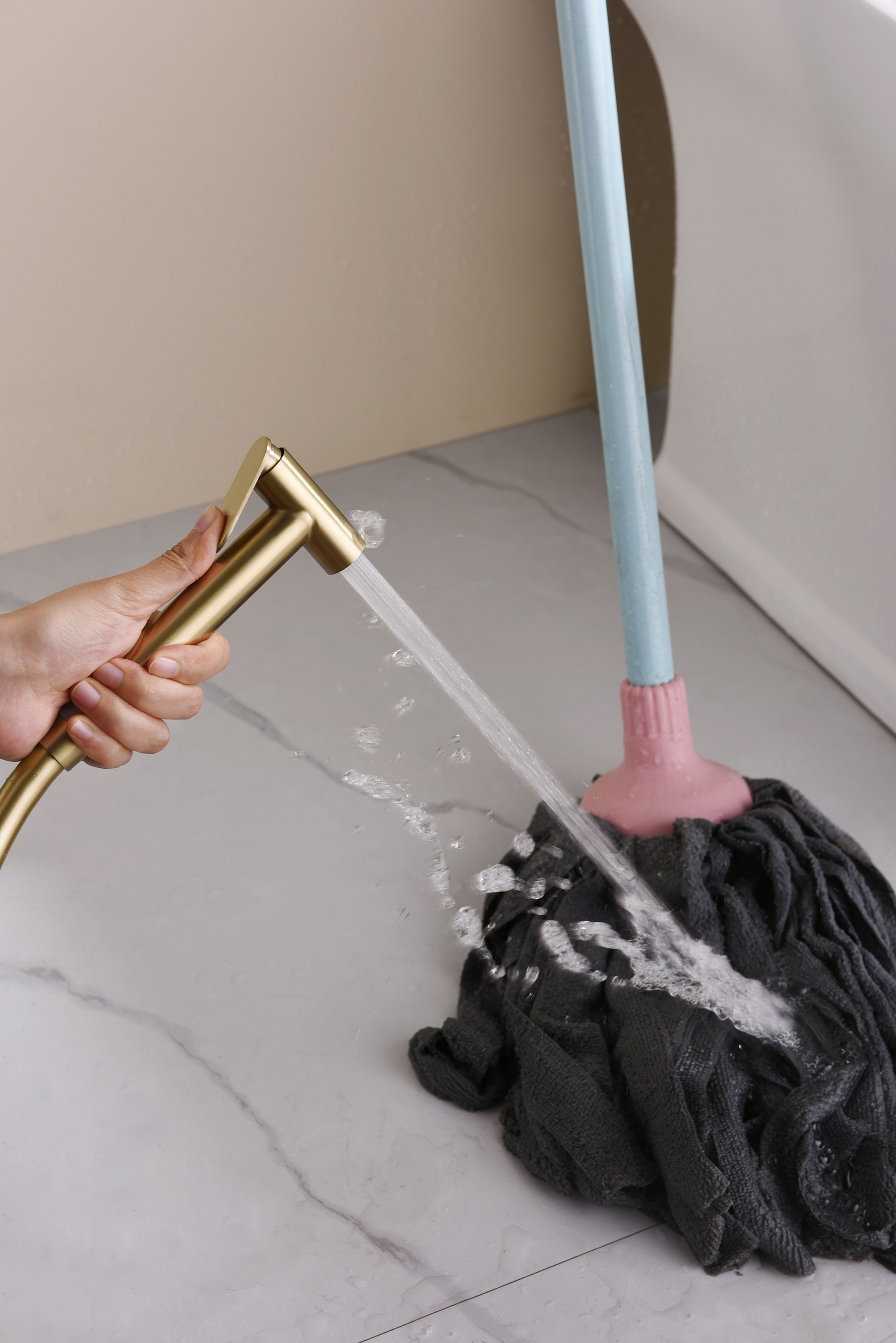 19157-S Смеситель встраиваемый с ГИГ. душем (Мат. Золото) GANZER (10/1шт)