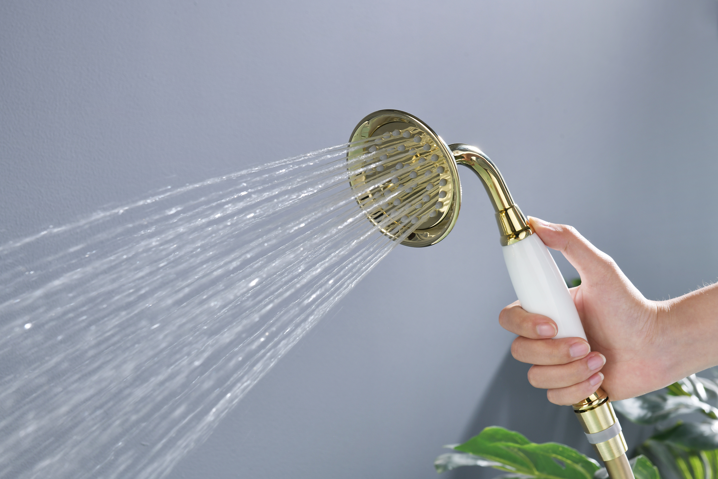 77031-E Смеситель однорыч для ванны  (ЗОЛОТ) GANZER  (8/1шт)