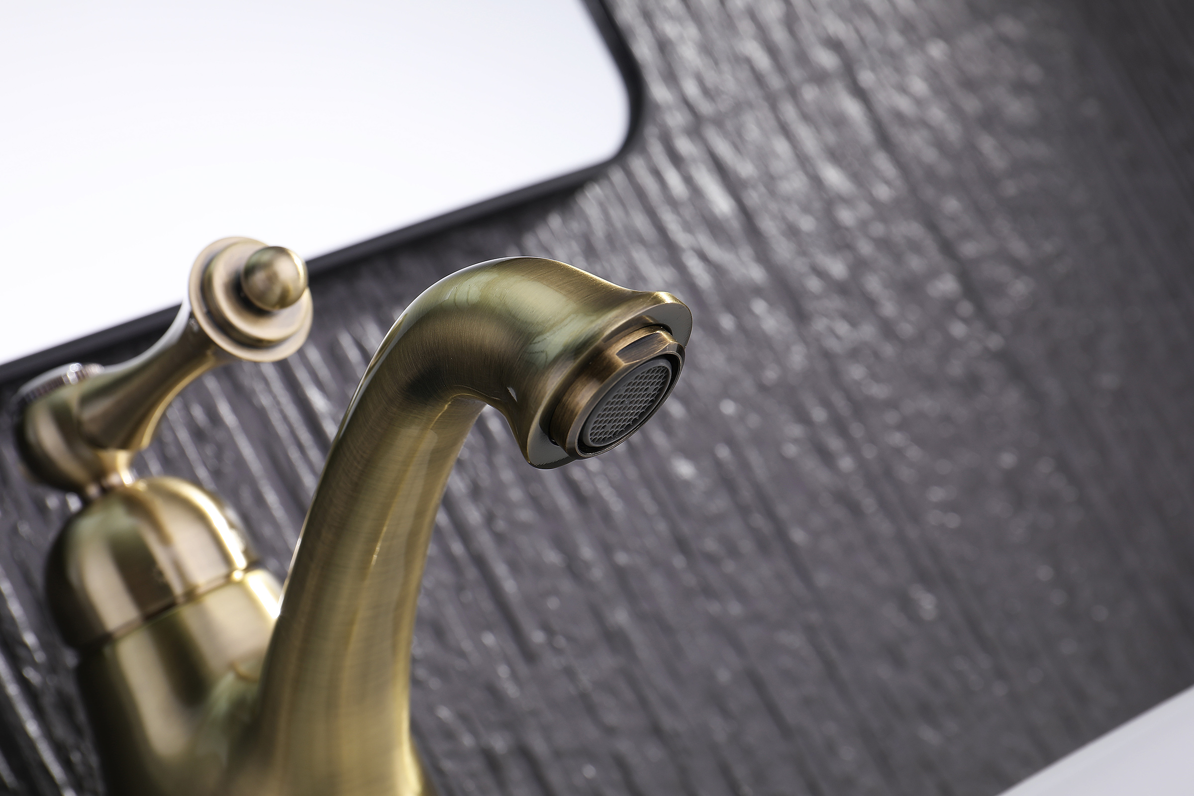 77113-D Смеситель од. для раковины-чаши (БРОНЗА)  GANZER  (10/1шт)