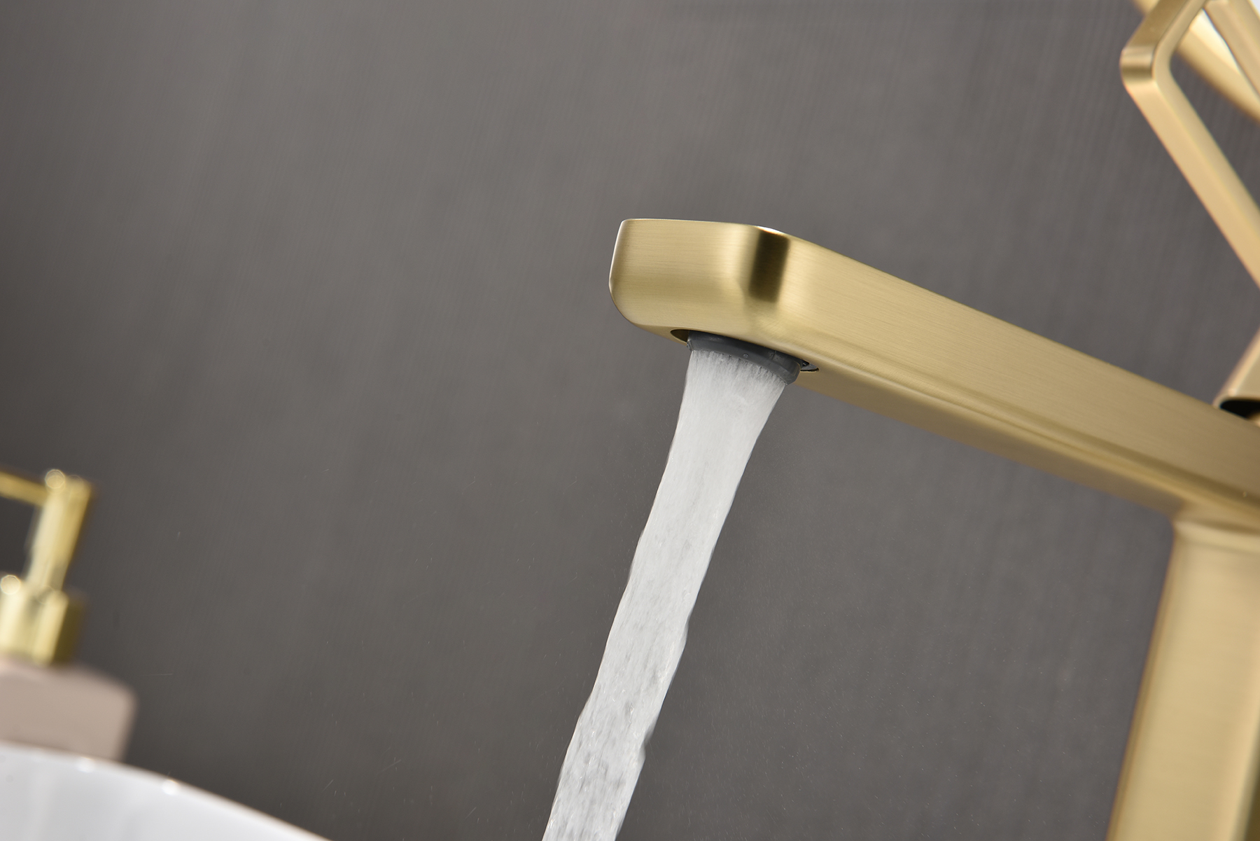 12112-S Смеситель од. для раковины-чаши (Мат. Золото) GANZER (10/1шт)