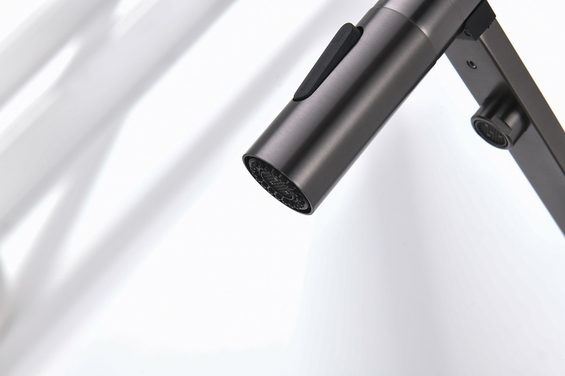 07127-Q Смес. для кухни с гиб МАГ. изл. и под. фильт. (ГРАФИТ+ЧЕР.) GANZER (10/1шт)