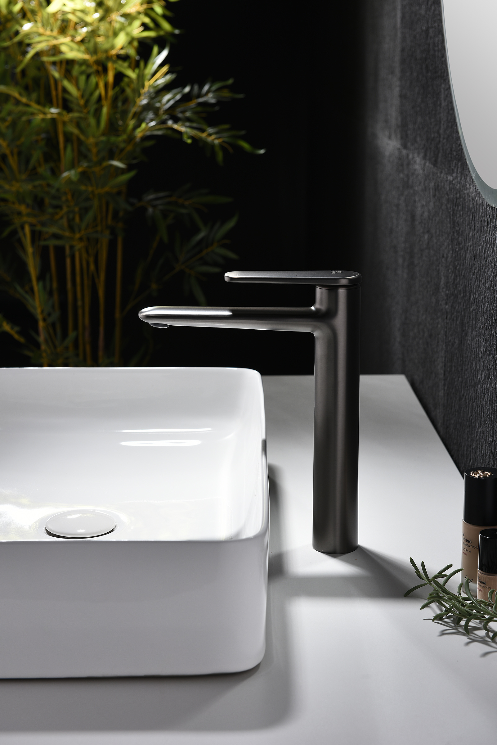 02112-Q Смеситель од. для раковины-чаши (ГРАФИТ) GANZER (10/1шт)