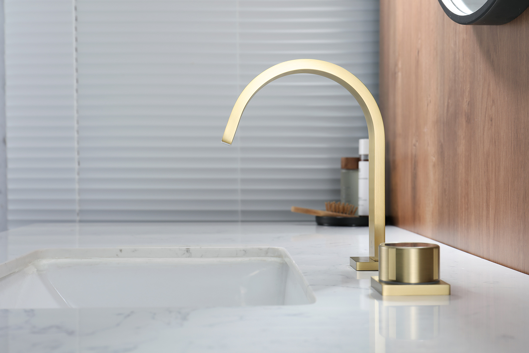 01111-S Смеситель на борт раковины (2-отв,Мат. Золото)  GANZER (10/1шт)