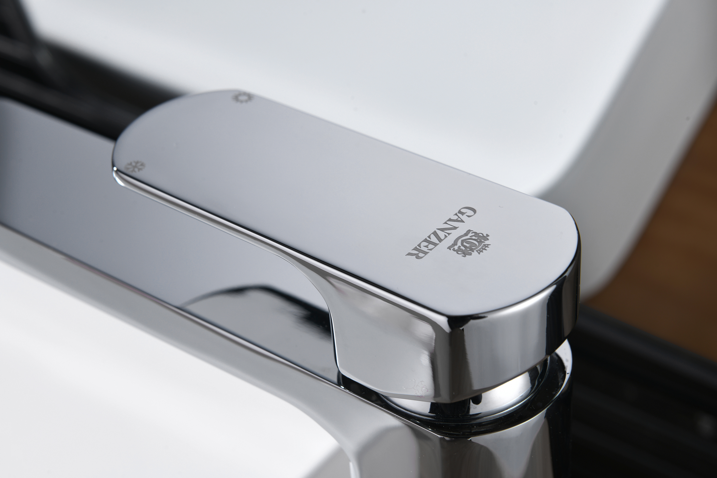 06112 Смеситель од. для раковины-чаши (ХРОМ) GANZER (10/1шт)