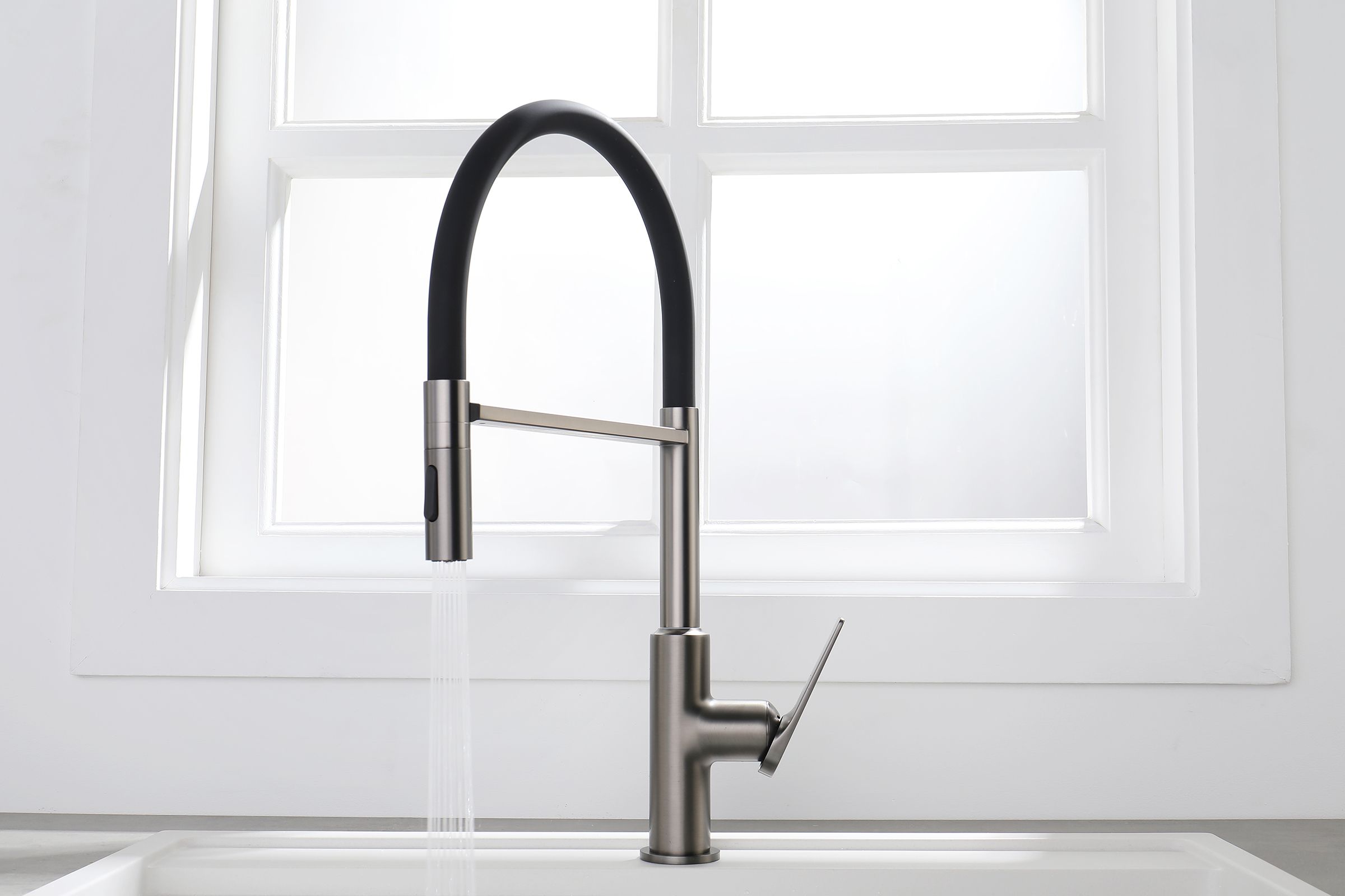 07126-Q Смеситель для кухни с гиб. МАГНИТ. изливом (ГРАФИТ+ЧЕР.) GANZER (10/1шт)