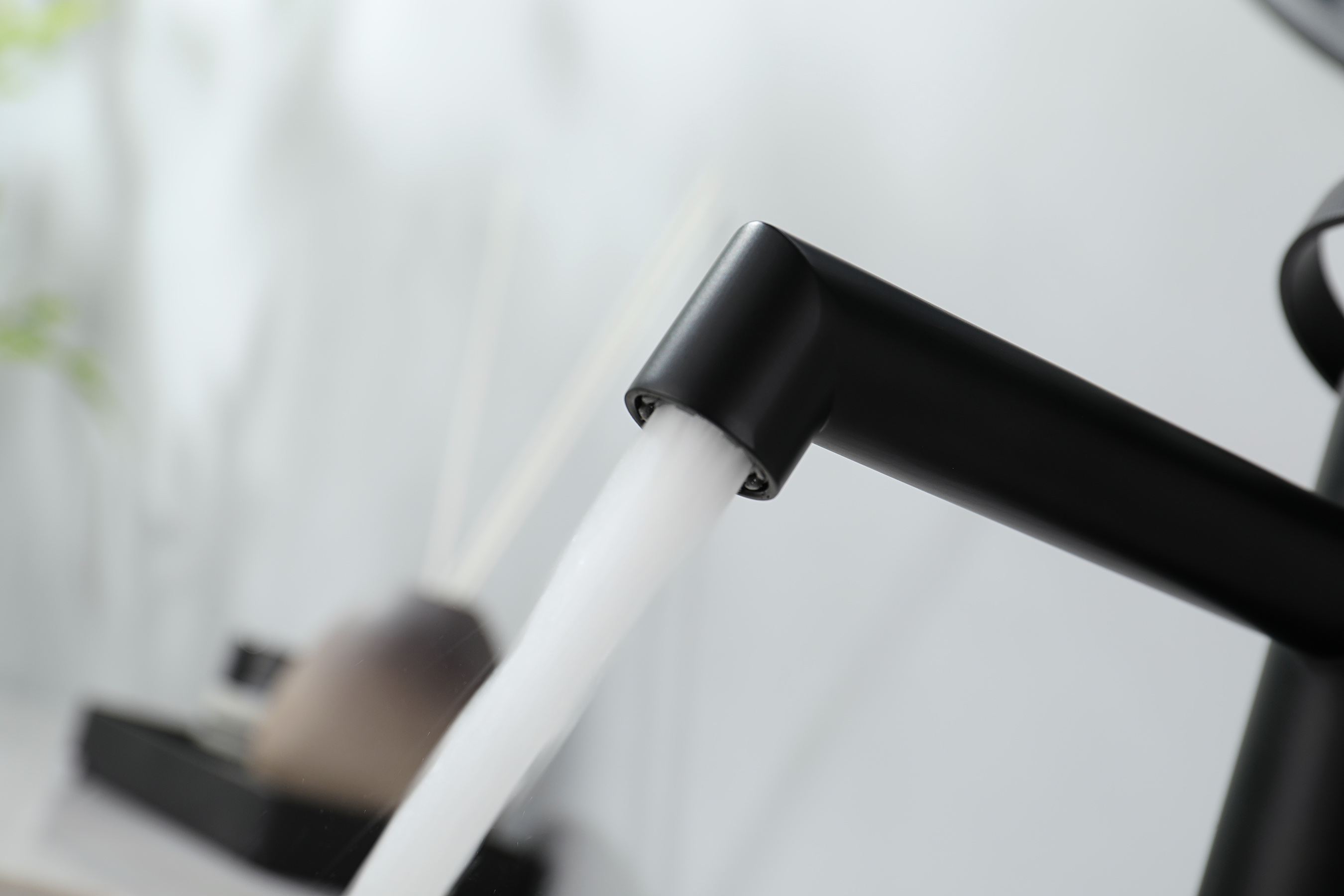 19111-C Смеситель од. для раковины (ЧЕРНЫЙ) GANZER (10/1шт)