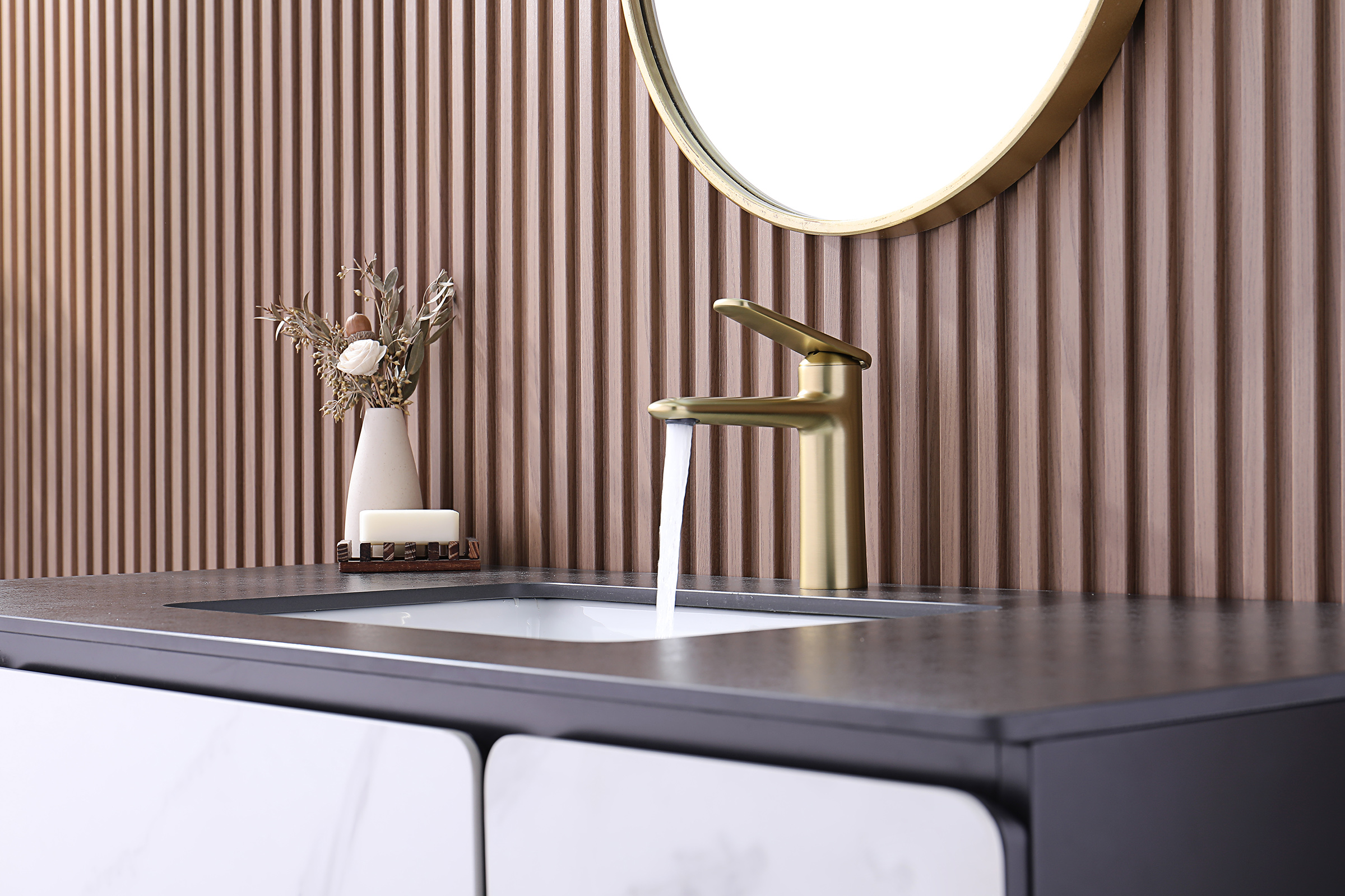 02111-S Смеситель од. для раковины (Мат. Золото) GANZER (10/1шт)