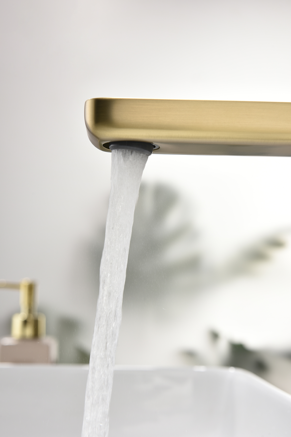 12112-S Смеситель од. для раковины-чаши (Мат. Золото) GANZER (10/1шт)