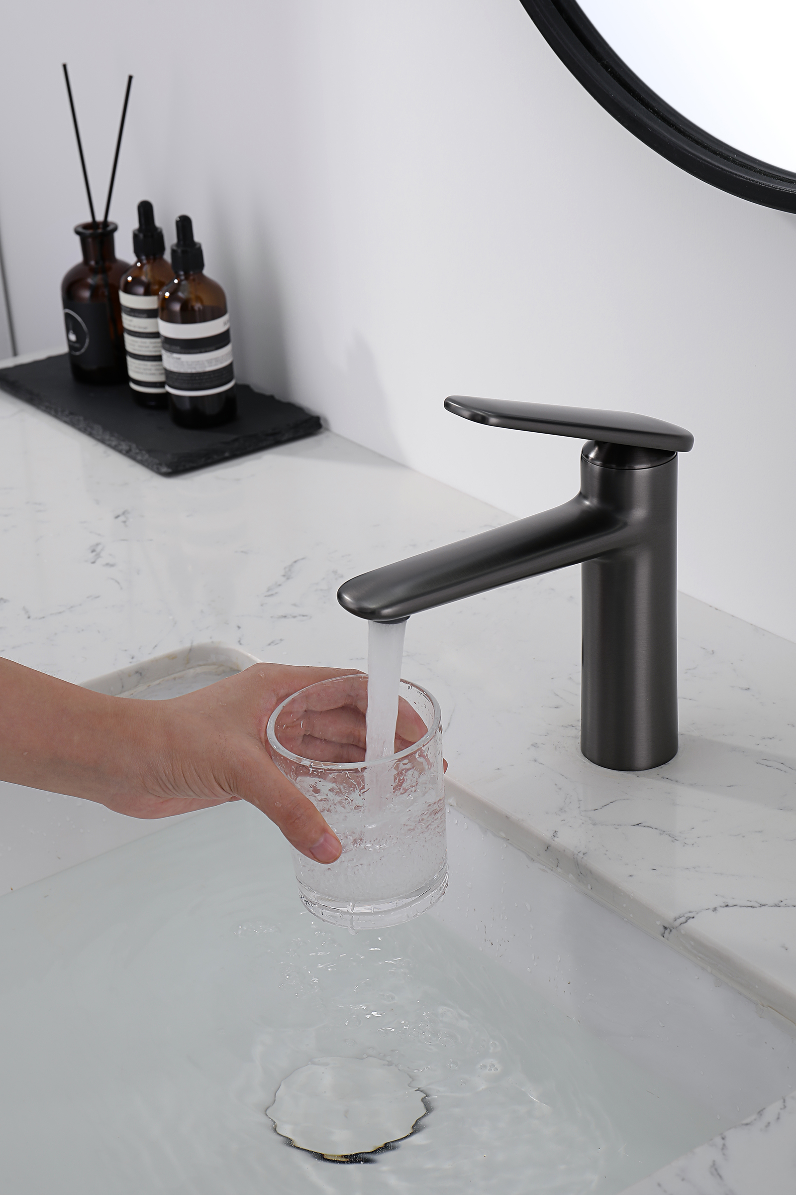 02111-Q Смеситель од. для раковины (ГРАФИТ) GANZER (10/1шт)