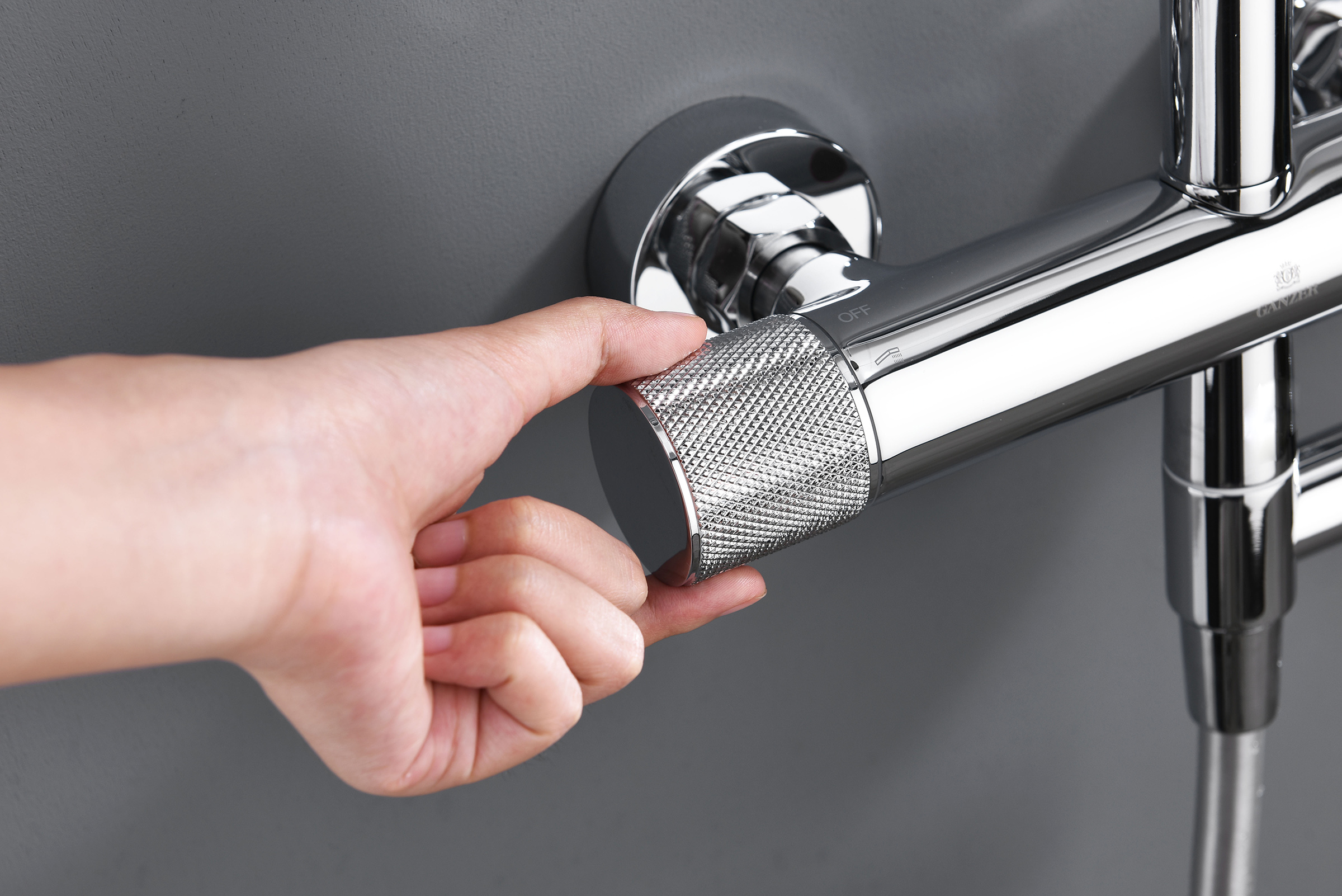 19170 Душевая система с термостатом (ХРОМ) GANZER (5/1шт)