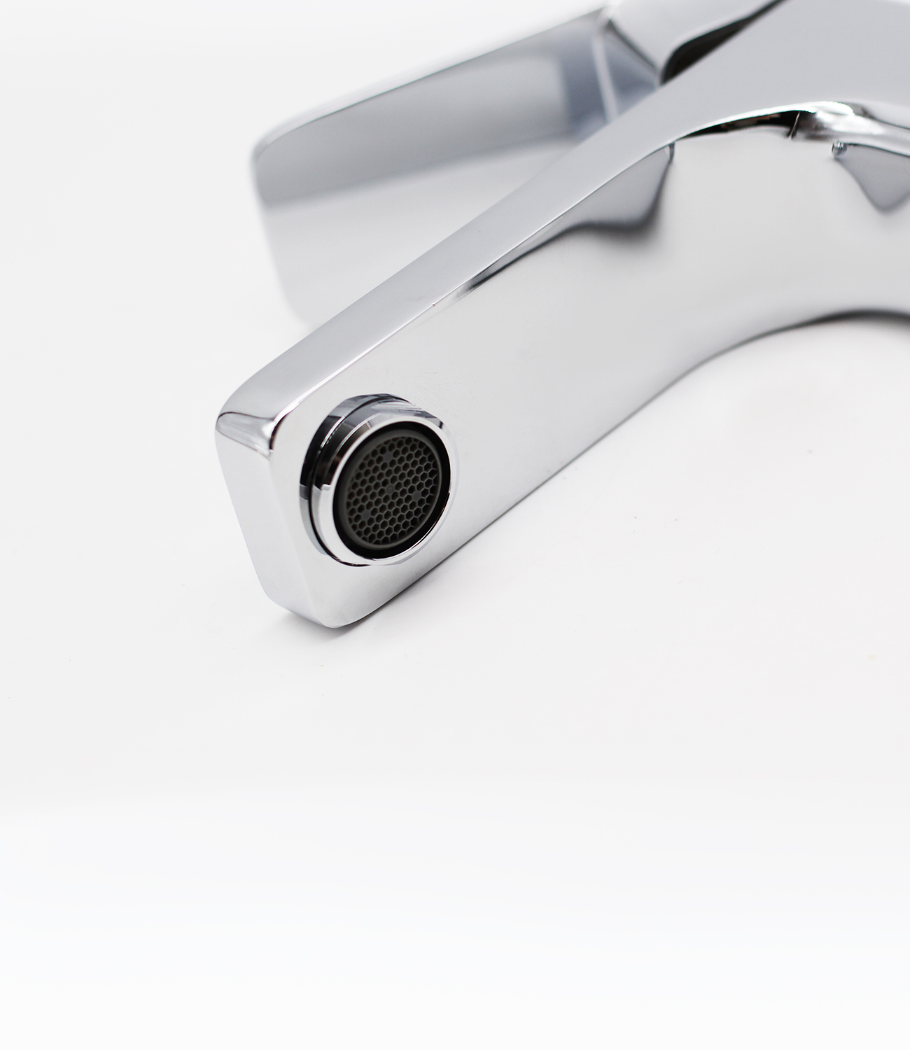 12115 Смеситель для умывальника (ХРОМ)  GANZER (10/1шт)