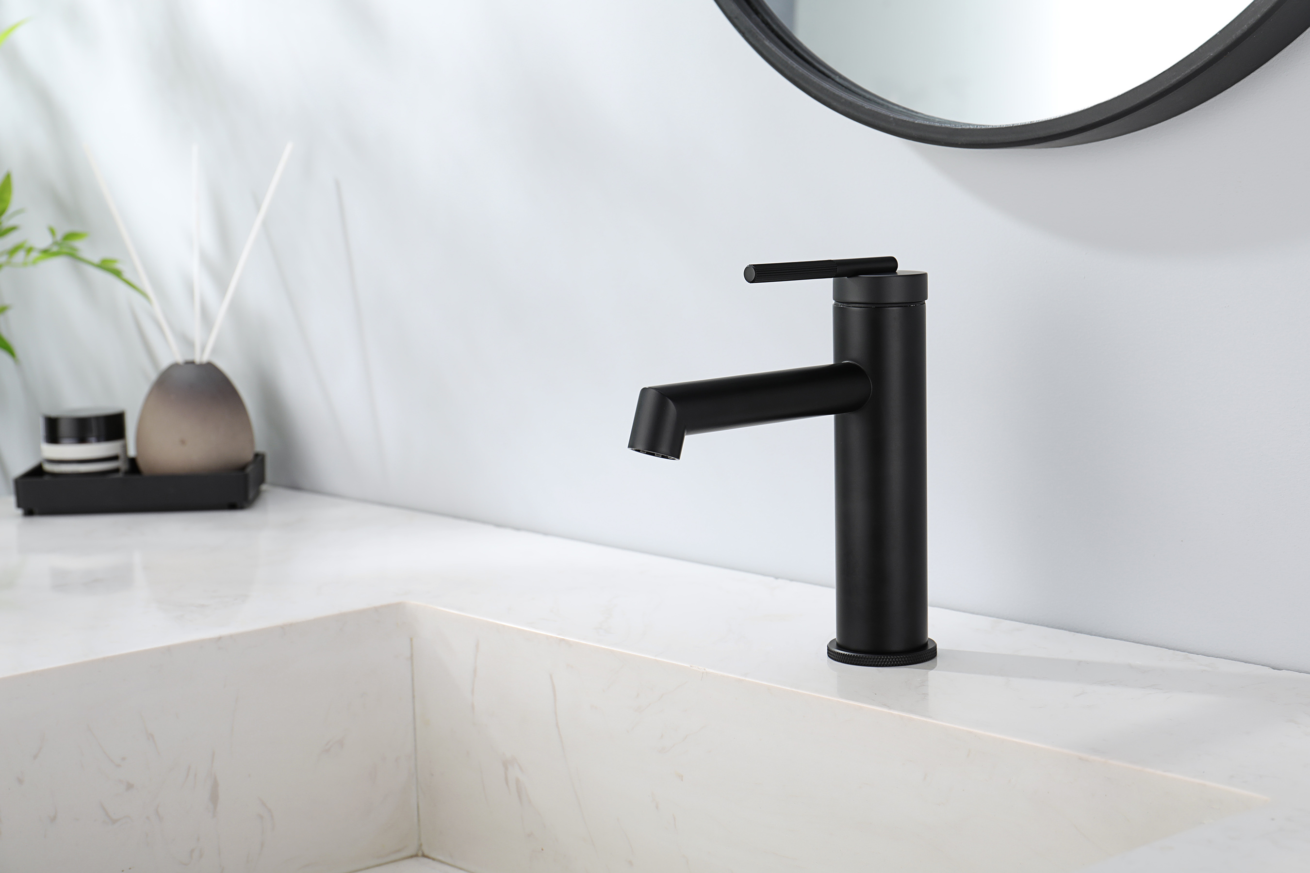 19111-C Смеситель од. для раковины (ЧЕРНЫЙ) GANZER (10/1шт)