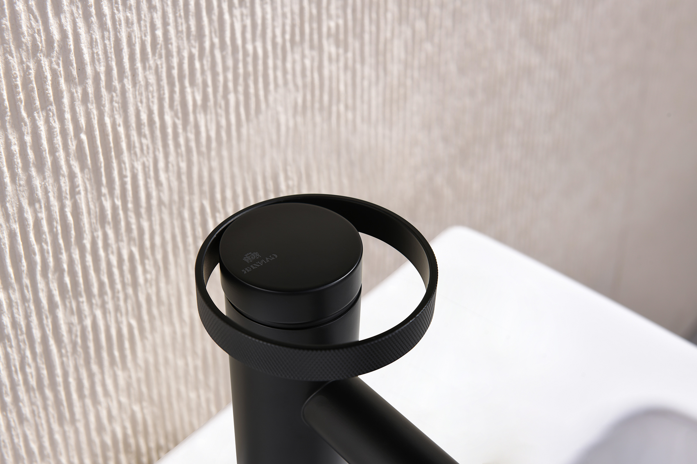 19151-C Смеситель на биде (ЧЕРНЫЙ) GANZER  (10/1шт)