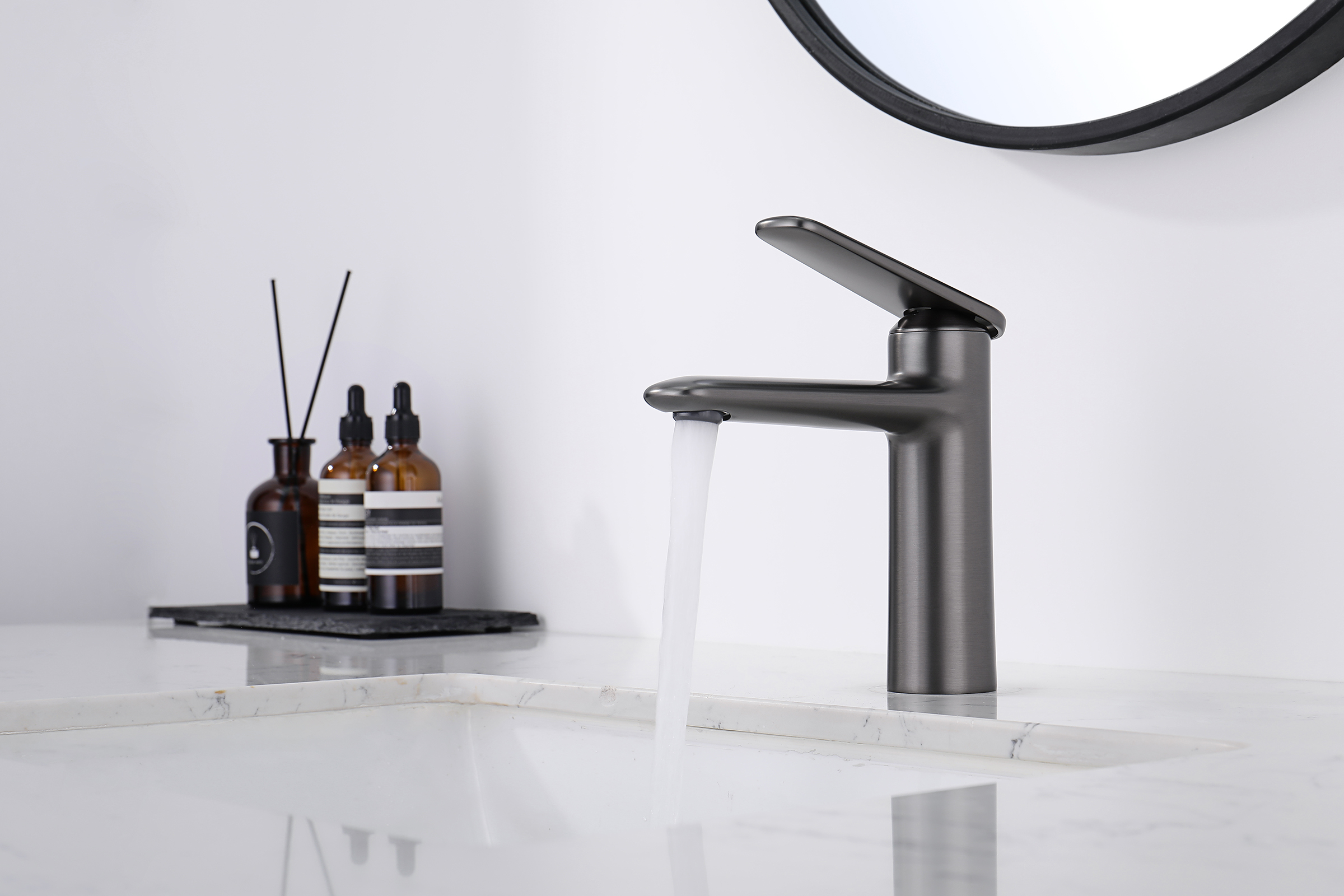 02111-Q Смеситель од. для раковины (ГРАФИТ) GANZER (10/1шт)