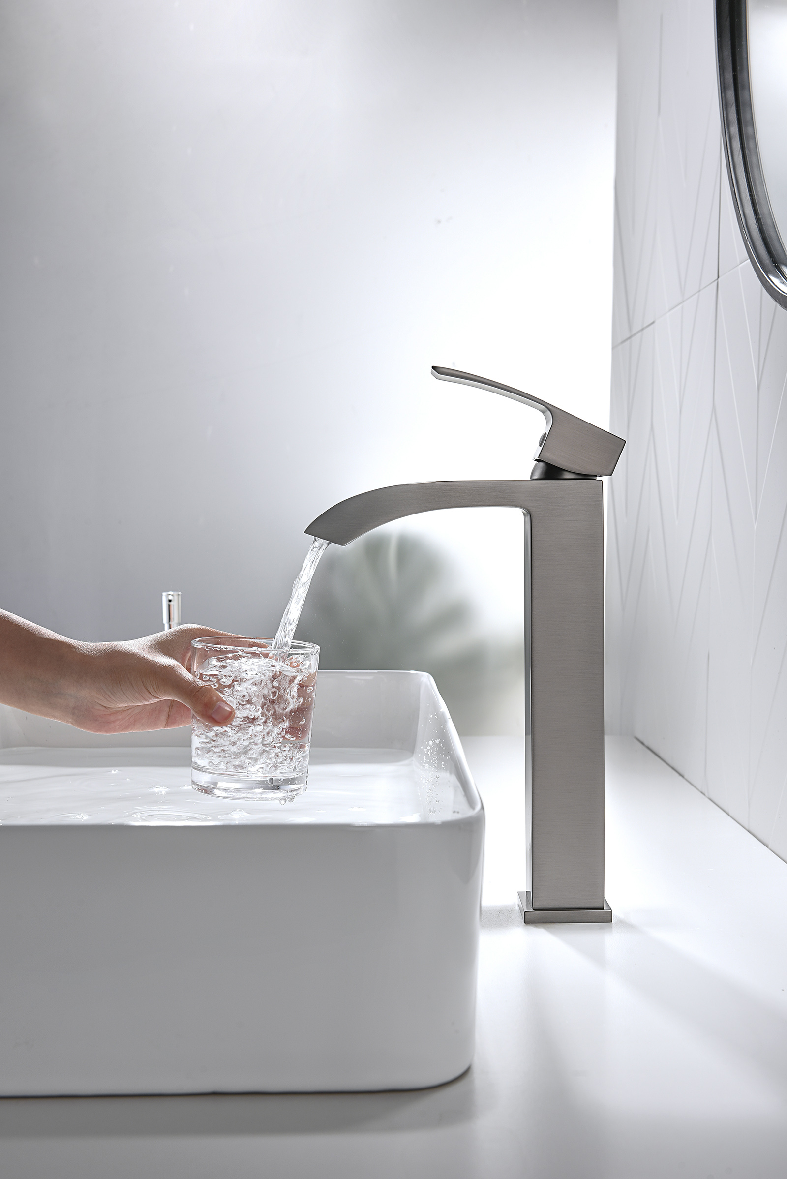 44112-Q Смеситель од. для раковины-чаши (ГРАФИТ) GANZER (10/1шт)