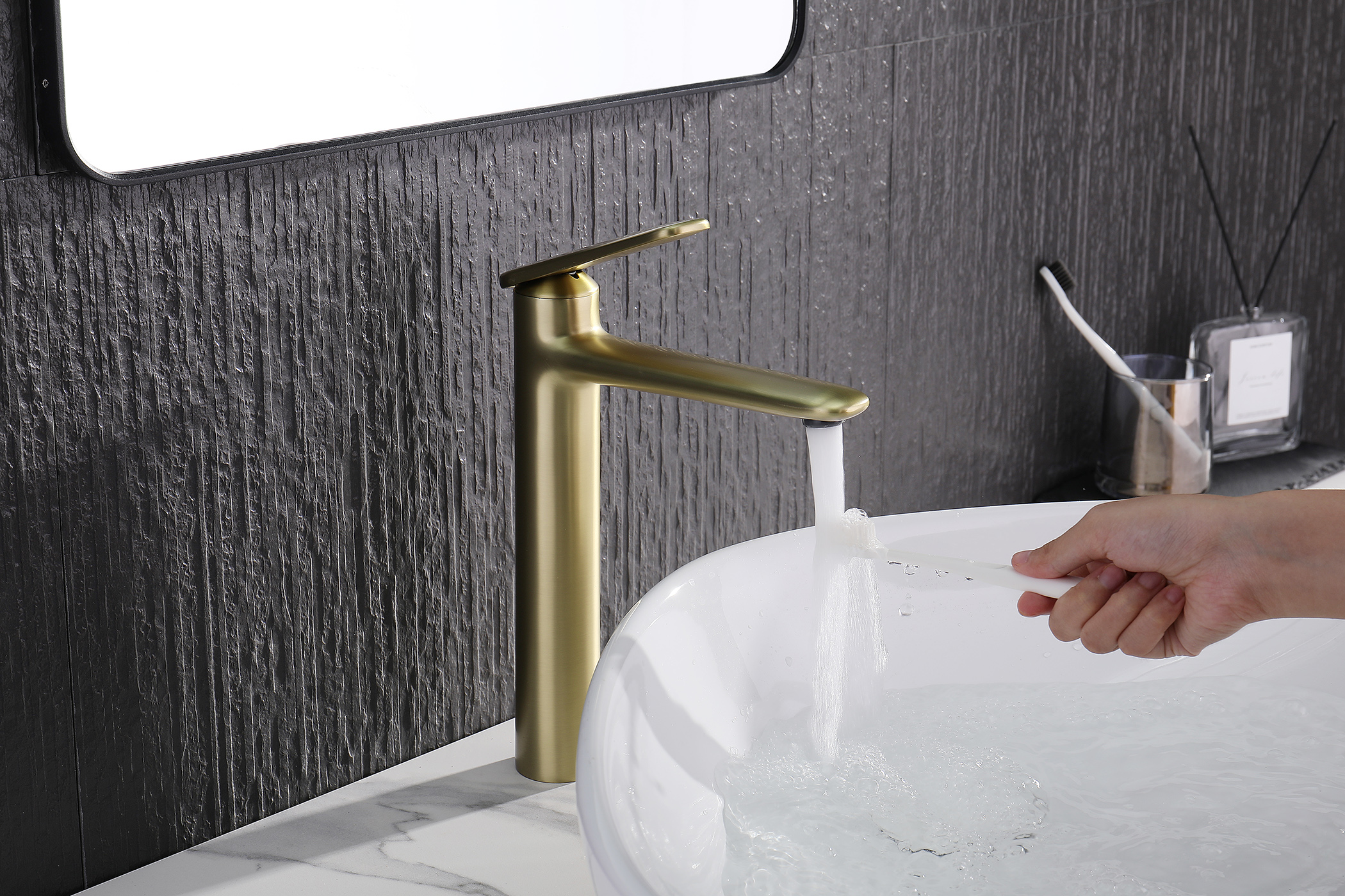 02112-S Смеситель од. для раковины-чаши (МАТ.ЗОЛОТО) GANZER (10/1шт)