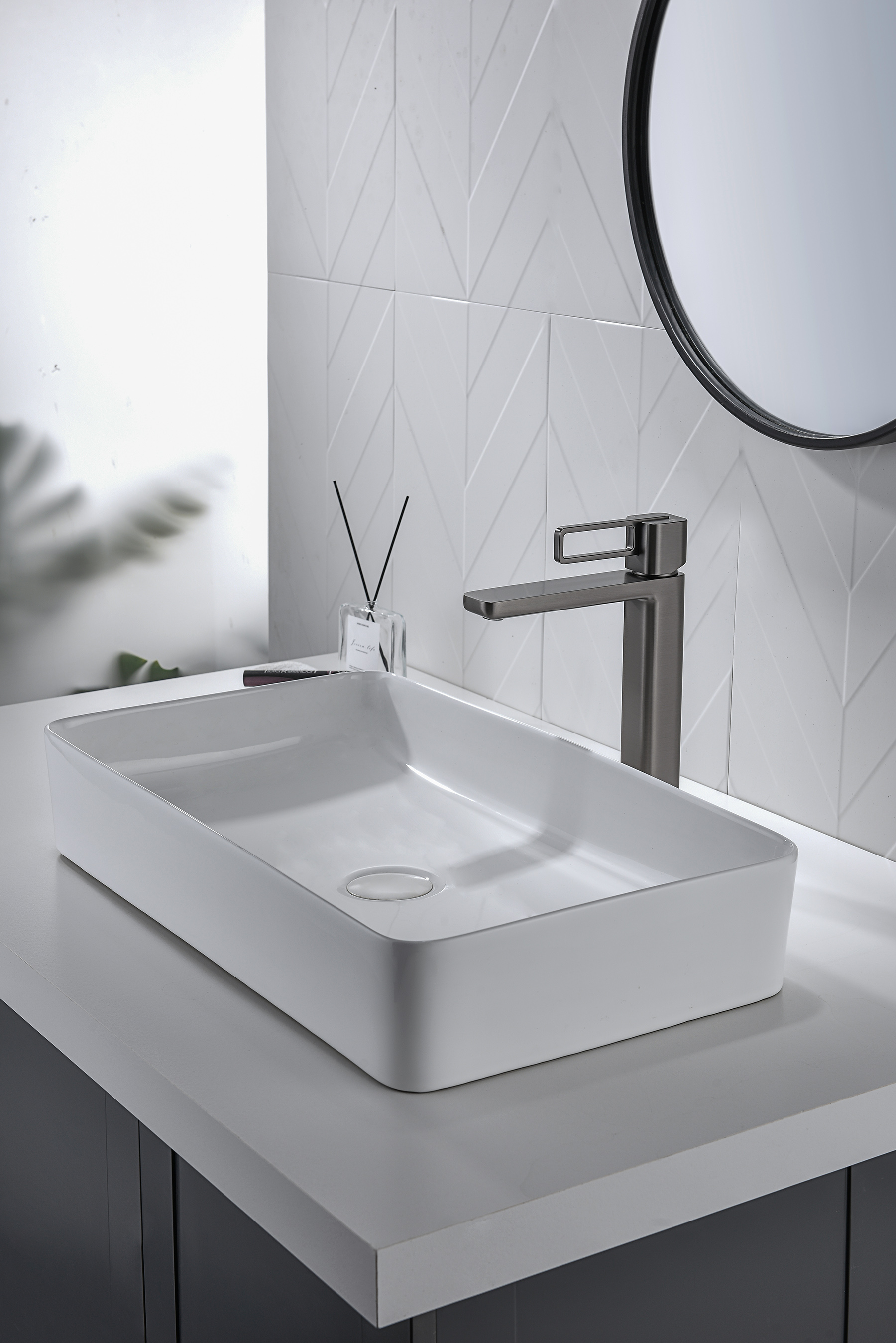 12112-Q Смеситель од. для раковины-чаши (ГРАФИТ) GANZER (10/1шт)