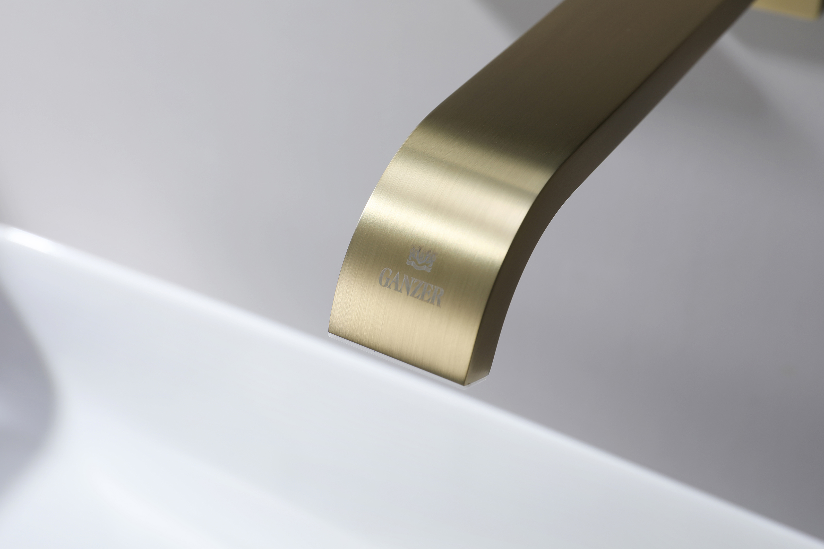 01144-S Смеситель встраиваемый для раковины (Мат. Золото) GANZER (8/1шт)