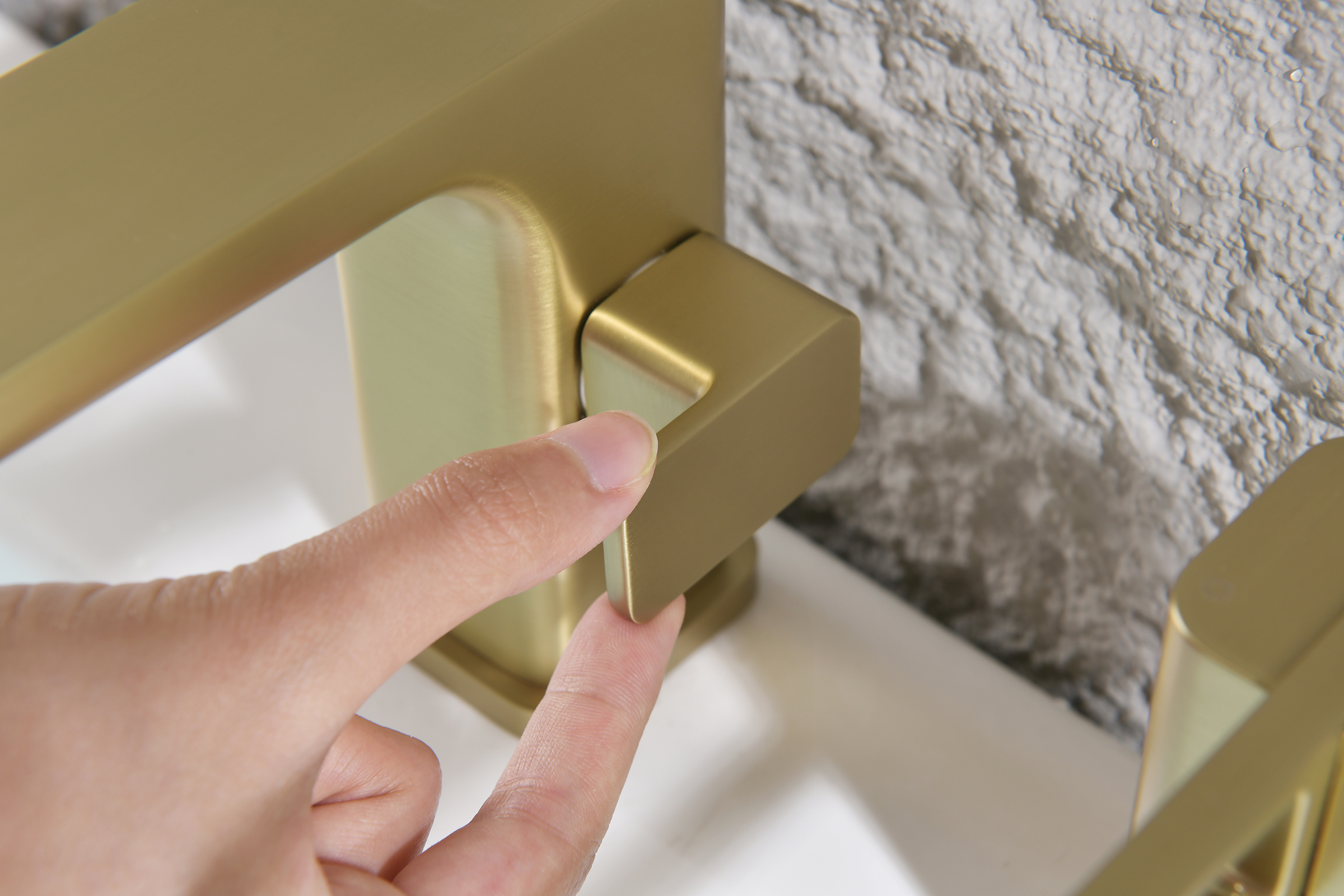 12133-S Смеситель на борт ванны (3-отв,Мат. Золото)  GANZER (10/1шт)