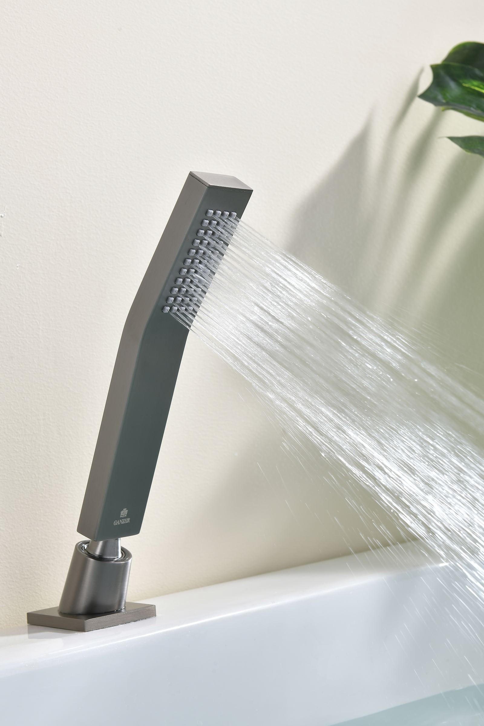 01133-Q Смеситель на борт ванны (5-отв,ГРАФИТ)  GANZER (10/1шт)