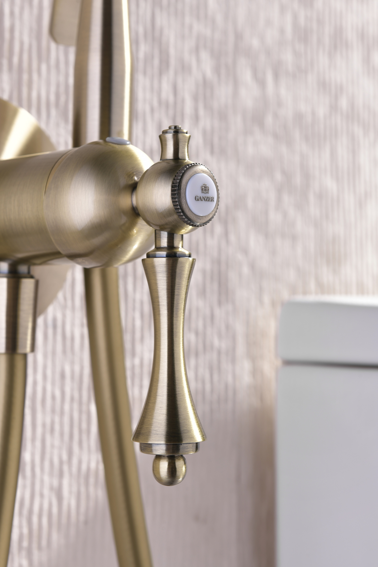 77157-D Смеситель встраиваемый с ГИГ. душом (БРОНЗА) GANZER (10/1шт)